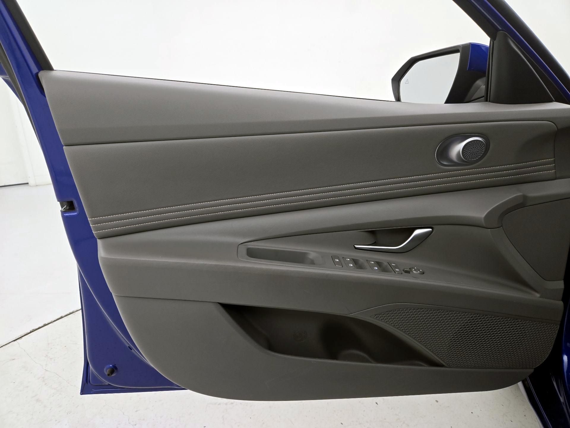 Thumbnail: 2023 Hyundai Elantra - 12