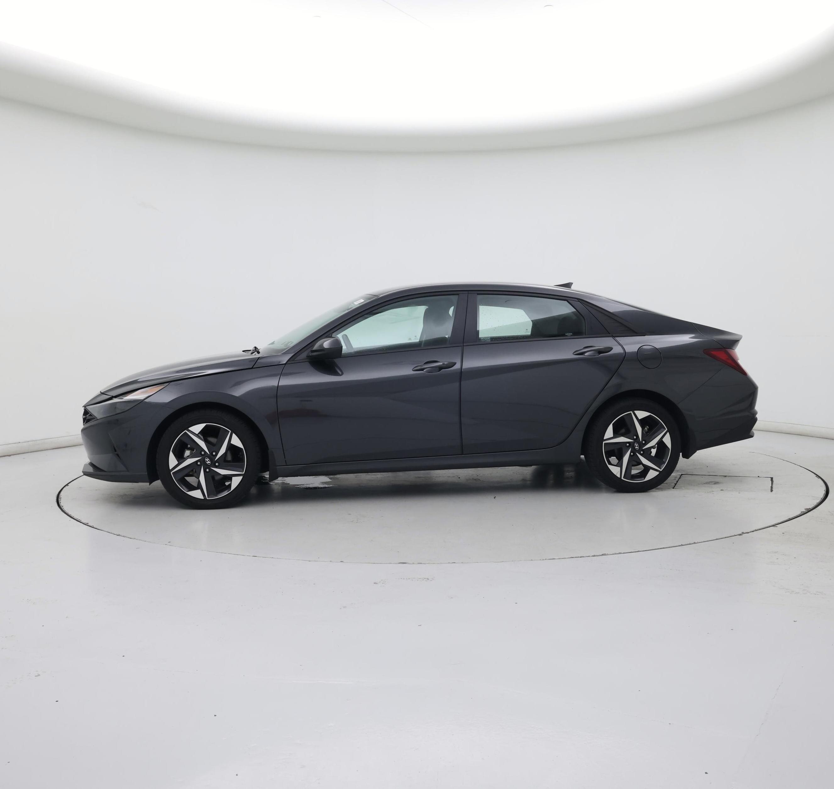 Thumbnail: 2023 Hyundai Elantra - 3