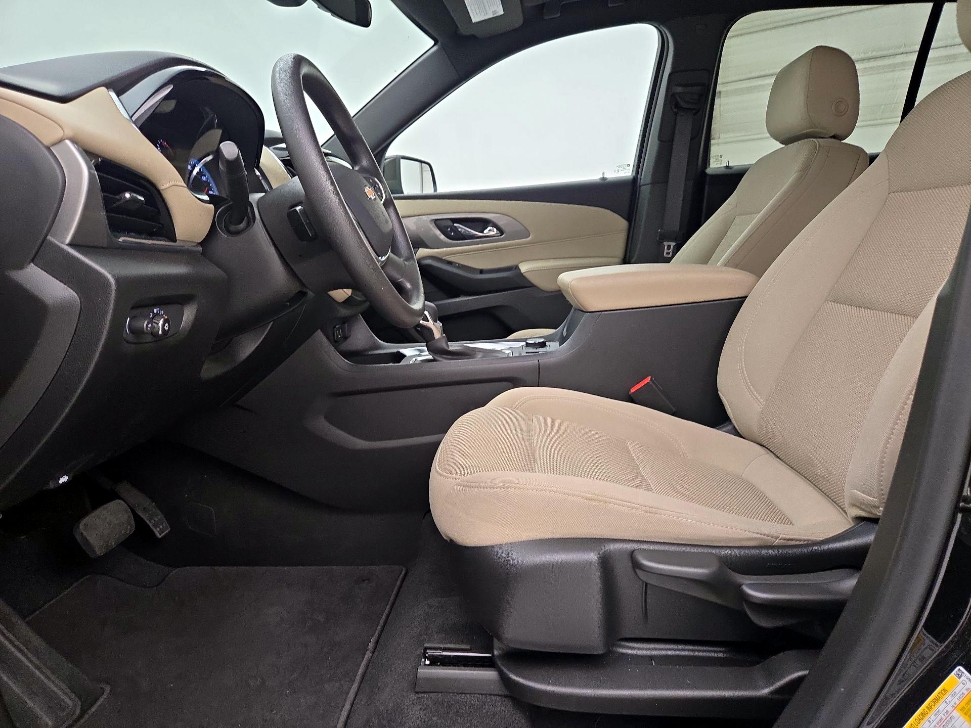 Thumbnail: 2023 Chevrolet Traverse - 11