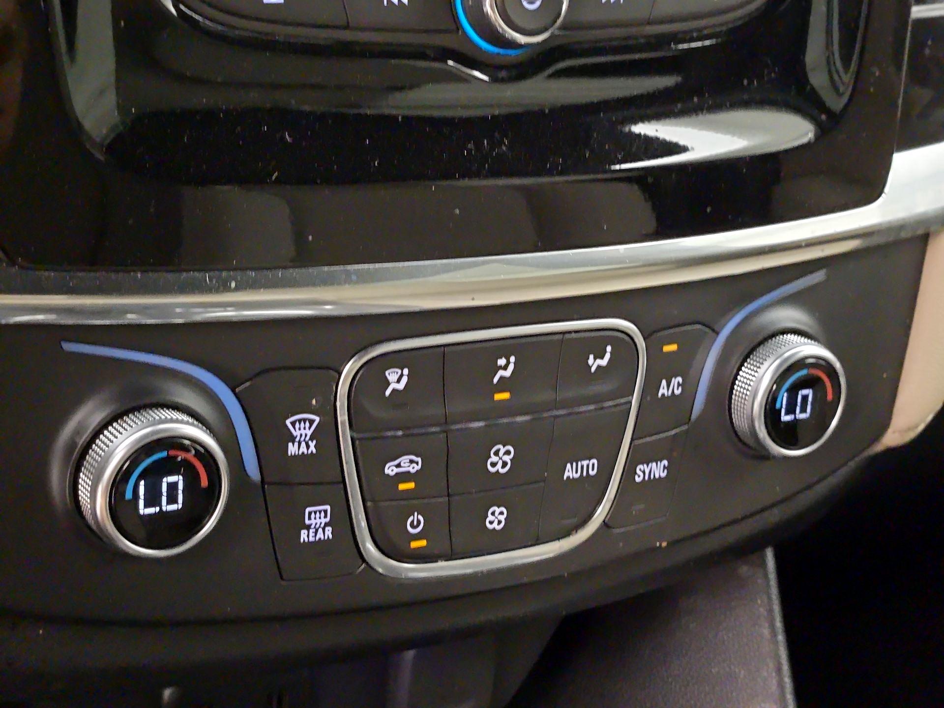 Thumbnail: 2023 Chevrolet Traverse - 16