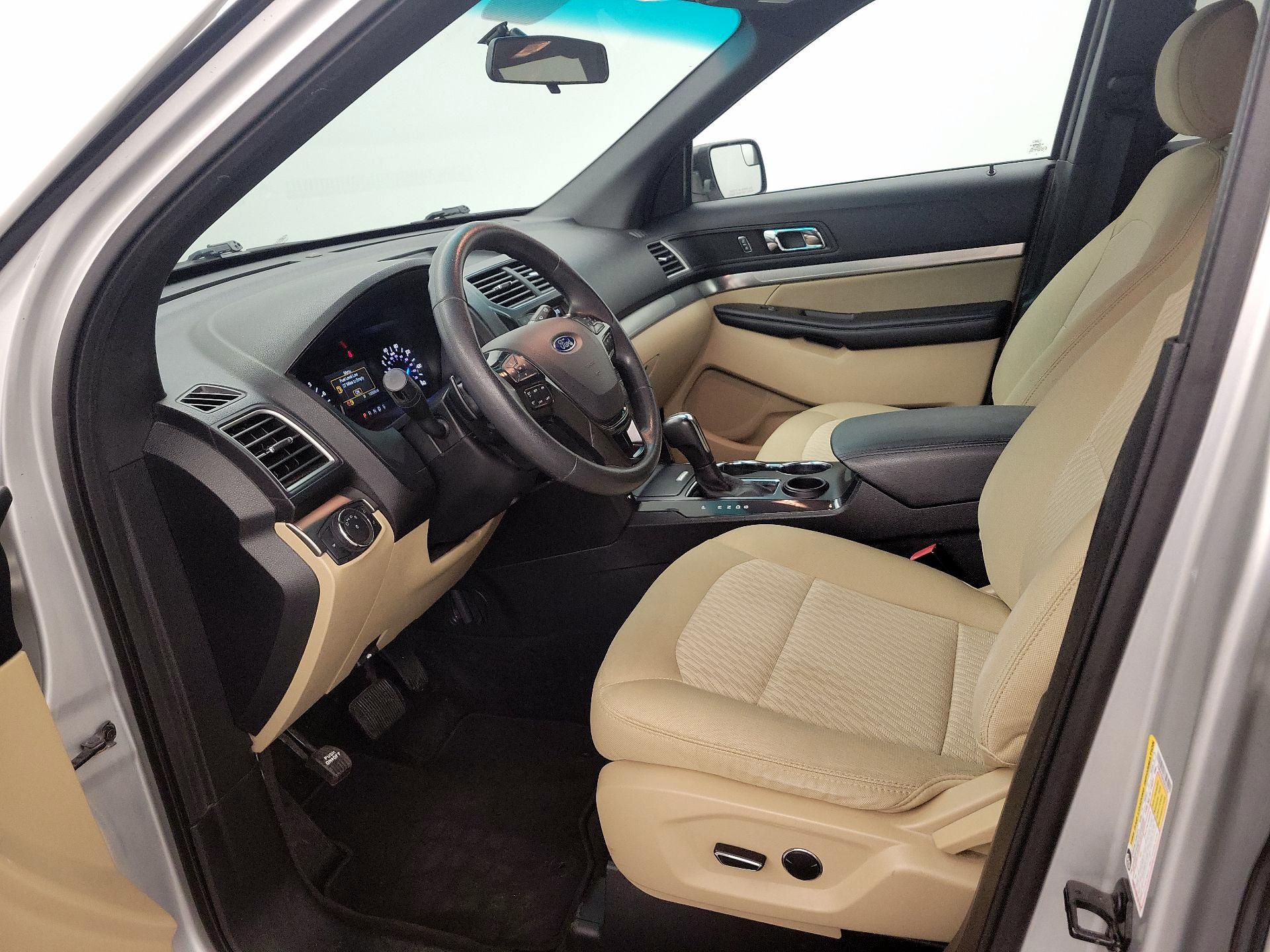 Thumbnail: 2016 Ford Explorer - 11