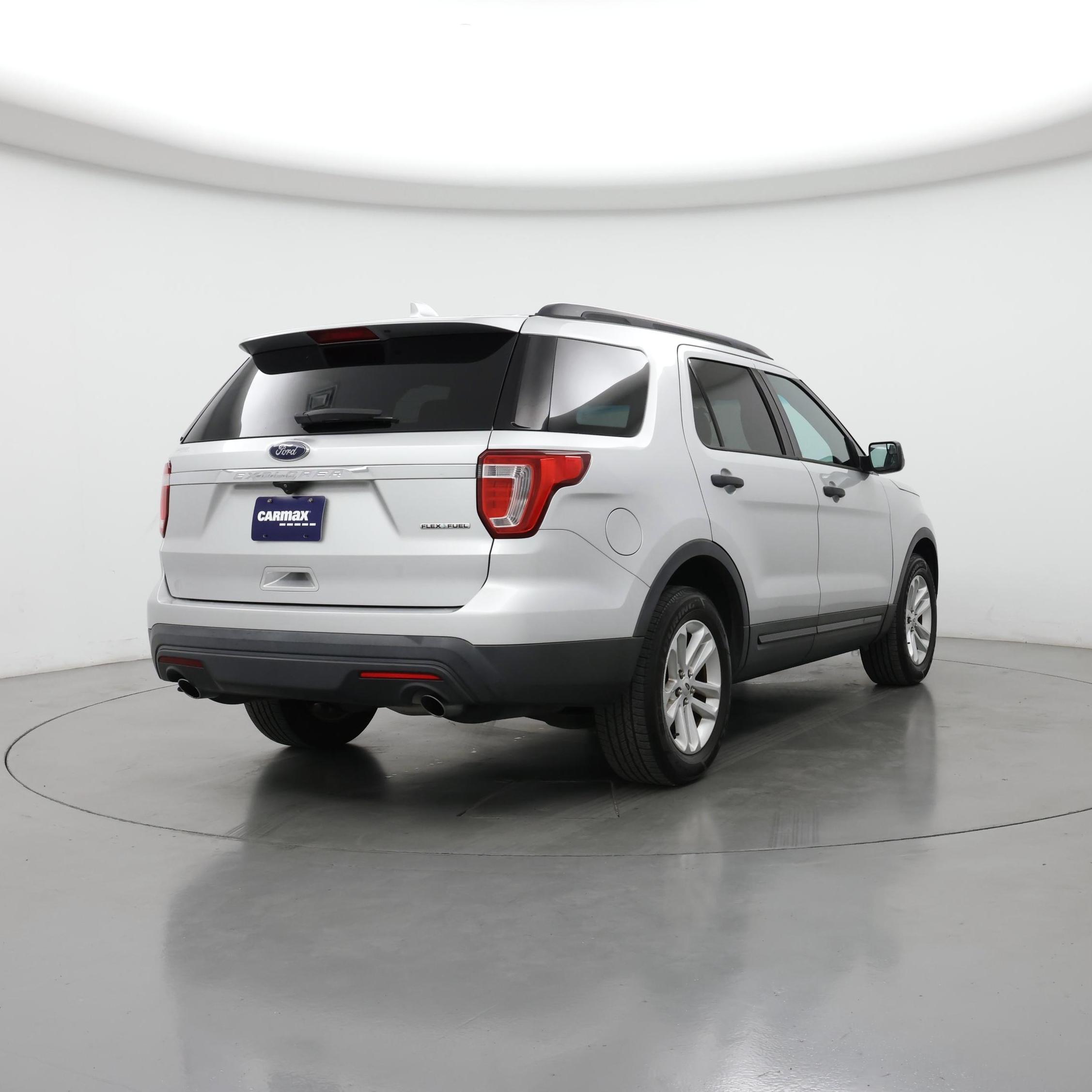 Thumbnail: 2016 Ford Explorer - 8