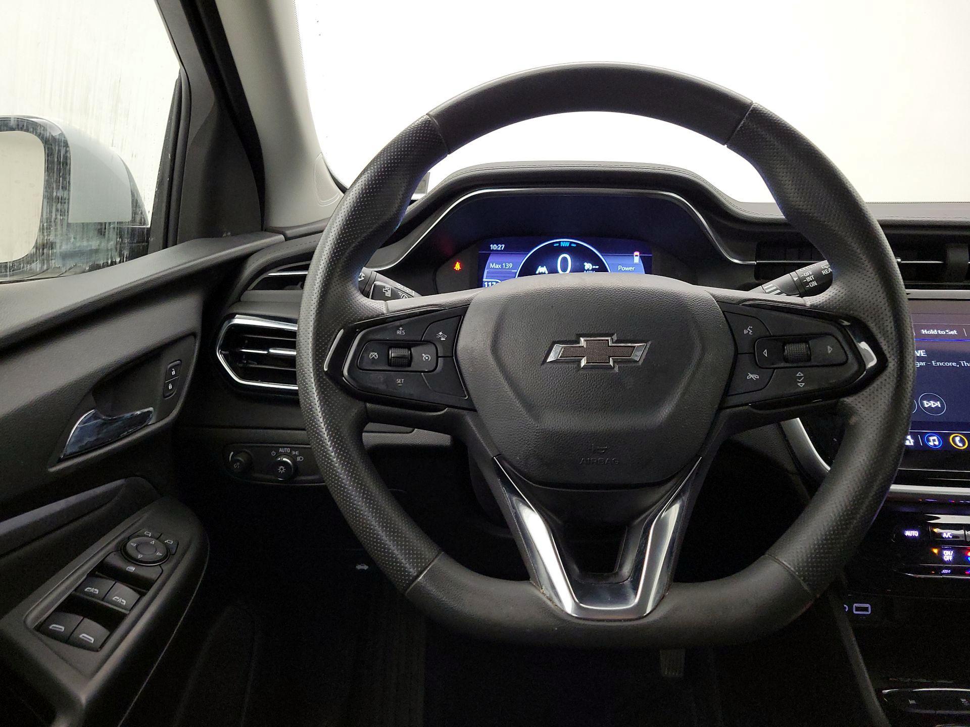Thumbnail: 2023 Chevrolet Bolt EUV - 10