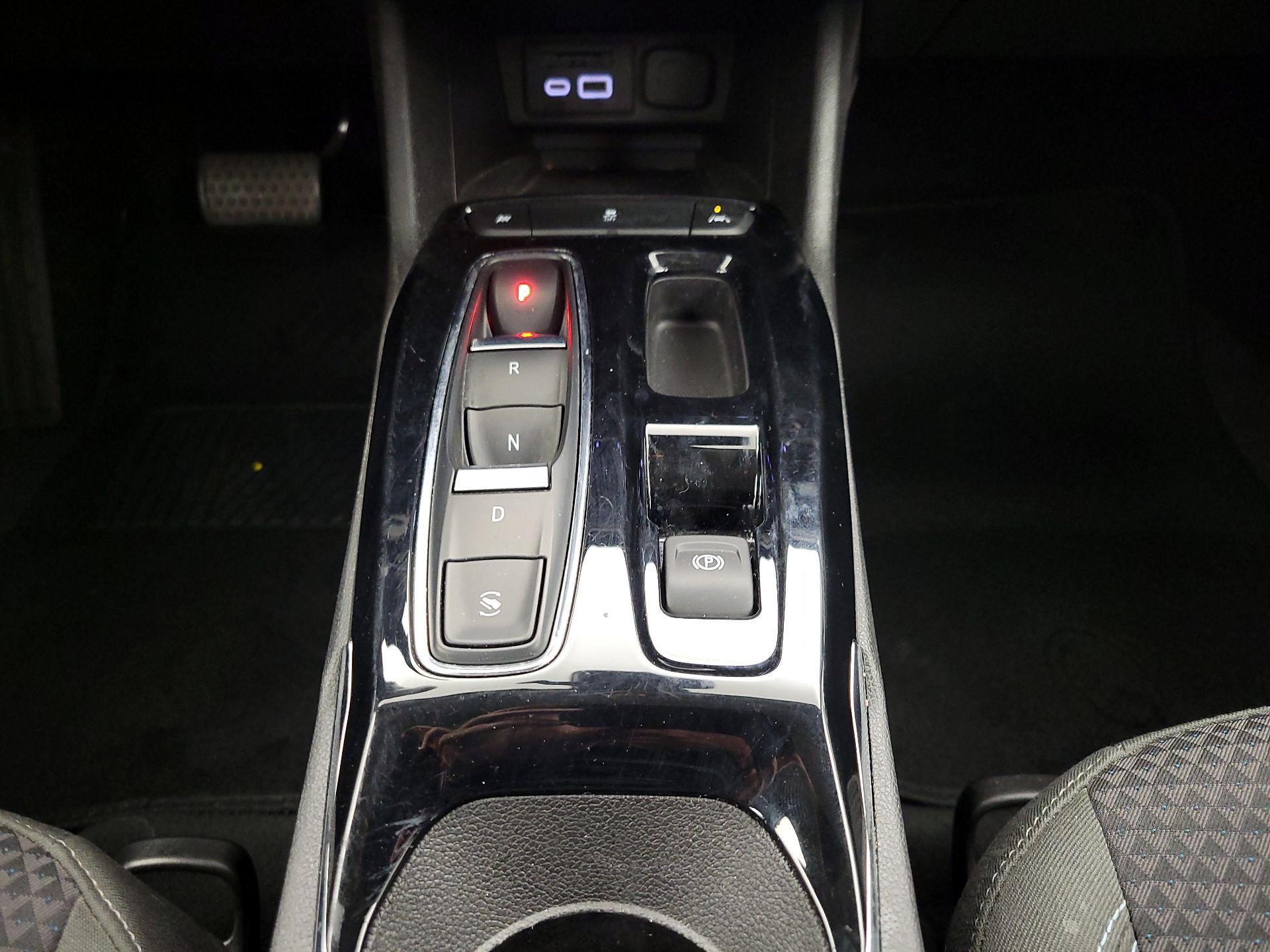 Thumbnail: 2023 Chevrolet Bolt EUV - 17