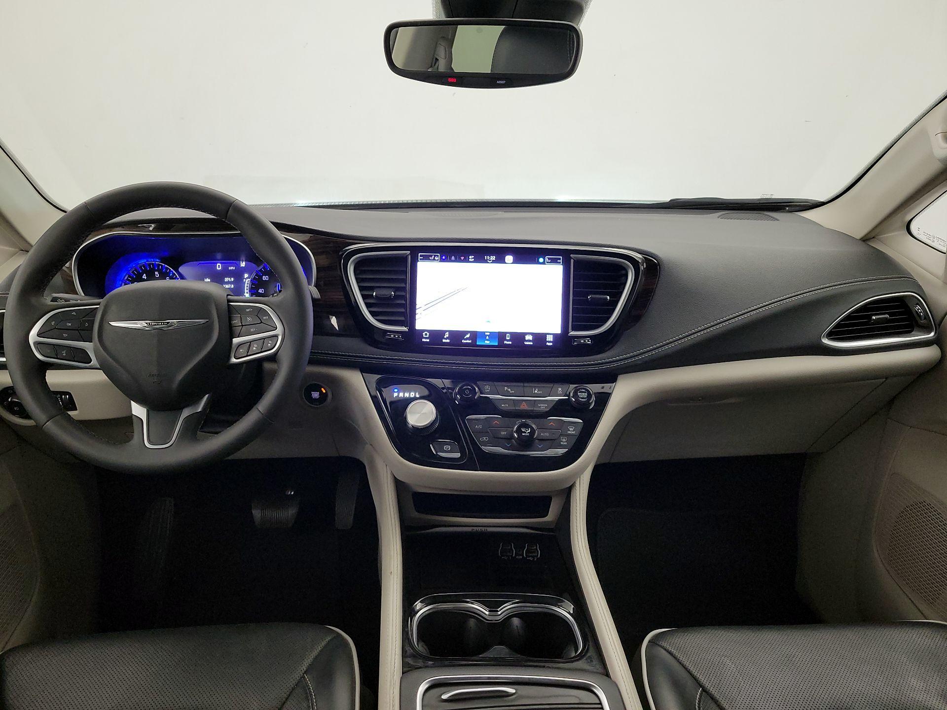 Thumbnail: 2023 Chrysler Pacifica - 9