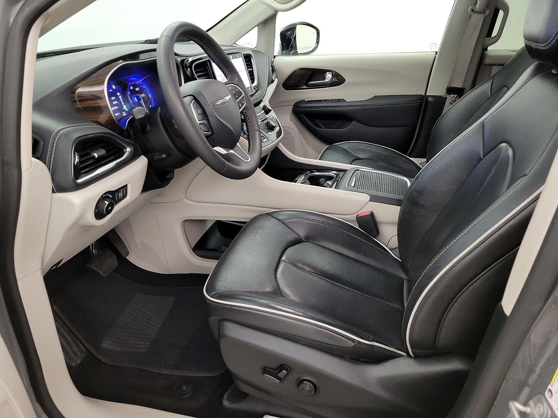 Thumbnail: 2023 Chrysler Pacifica - 11