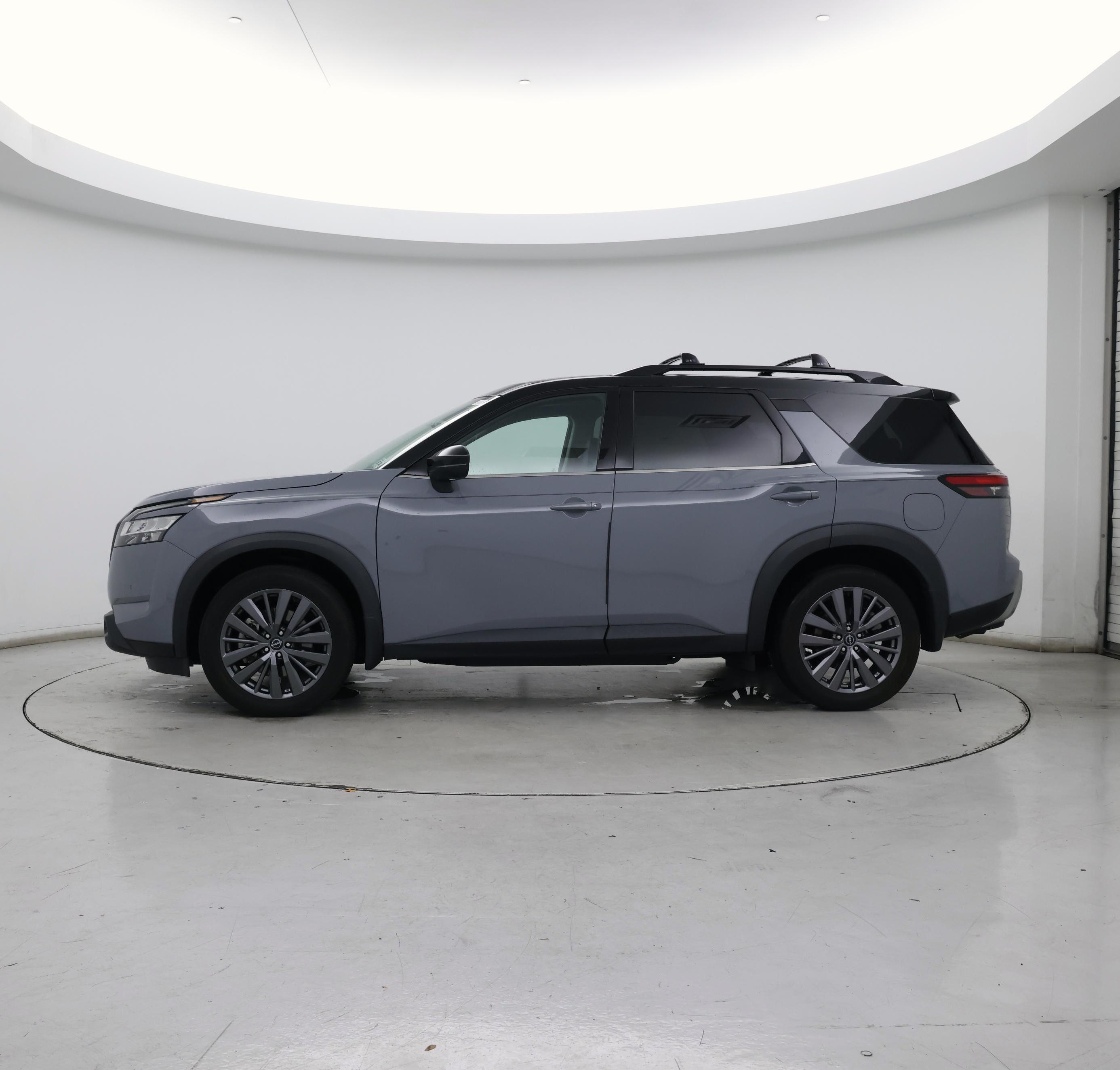 Thumbnail: 2023 Nissan Pathfinder - 3