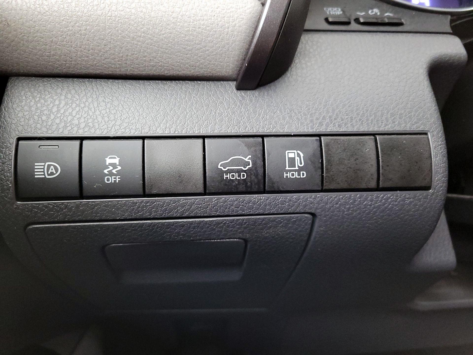 Thumbnail: 2020 Toyota Camry - 13