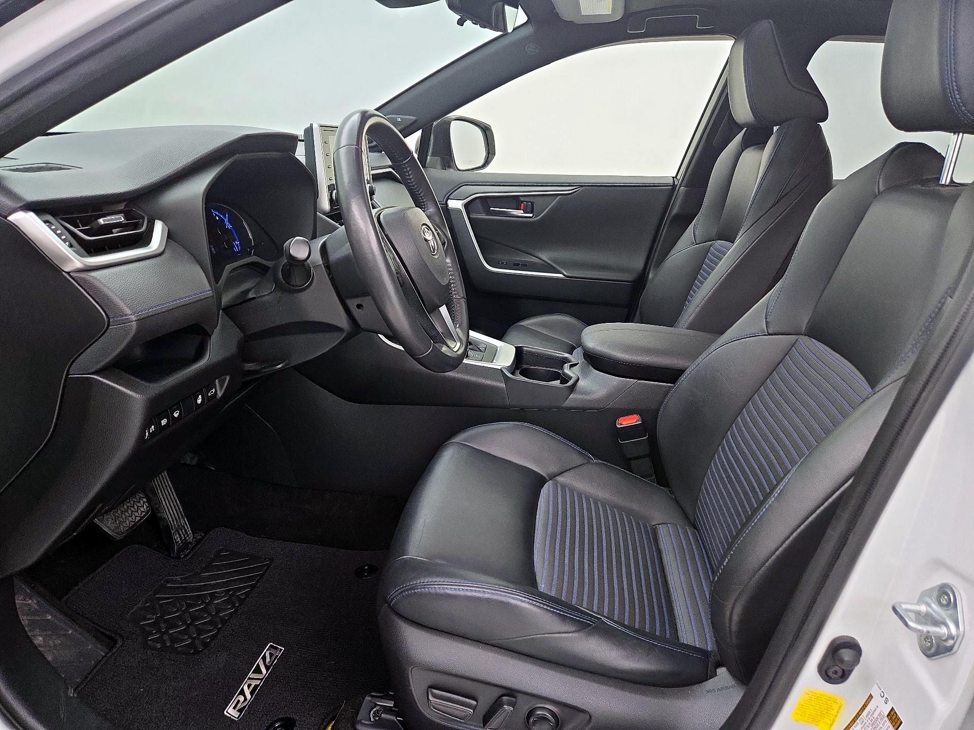 Thumbnail: 2020 Toyota RAV4 - 11