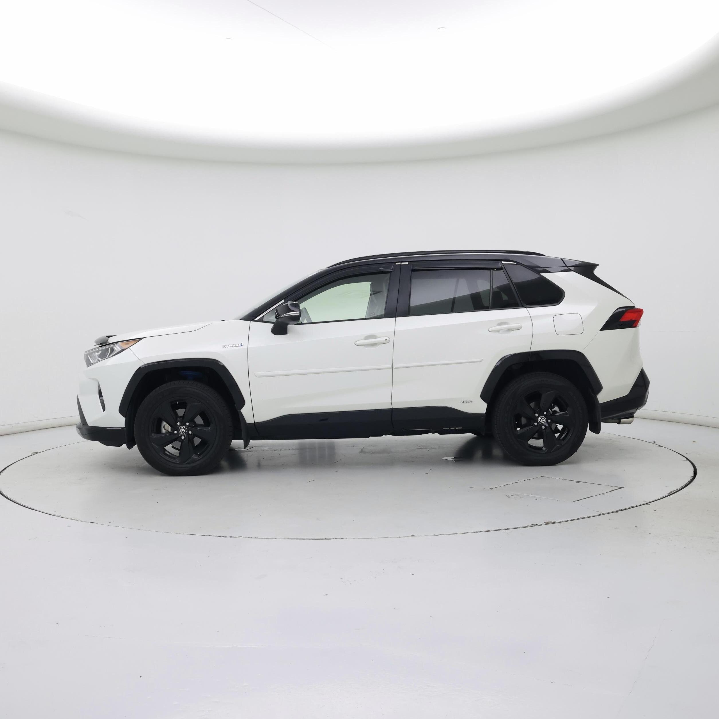 Thumbnail: 2020 Toyota RAV4 - 3