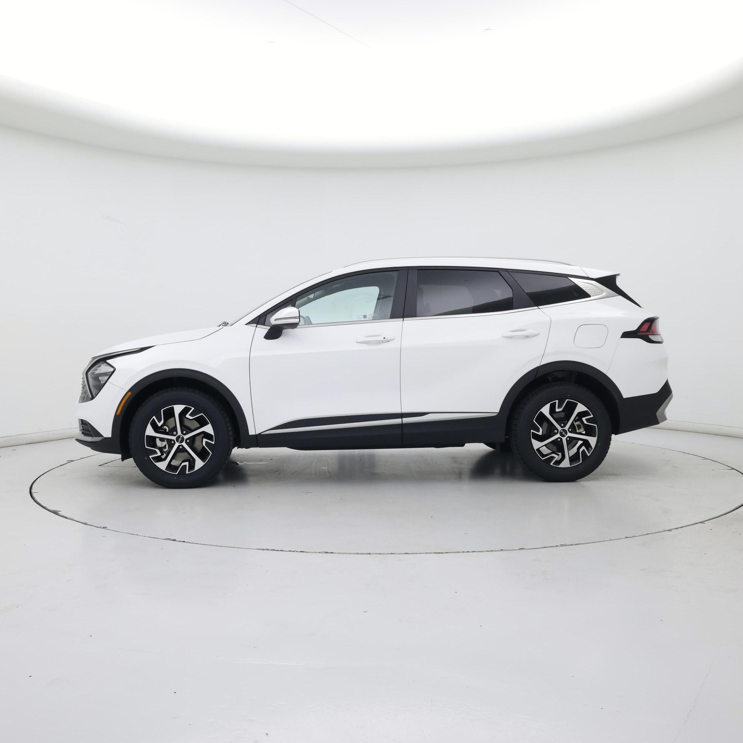Thumbnail: 2023 Kia Sportage - 3