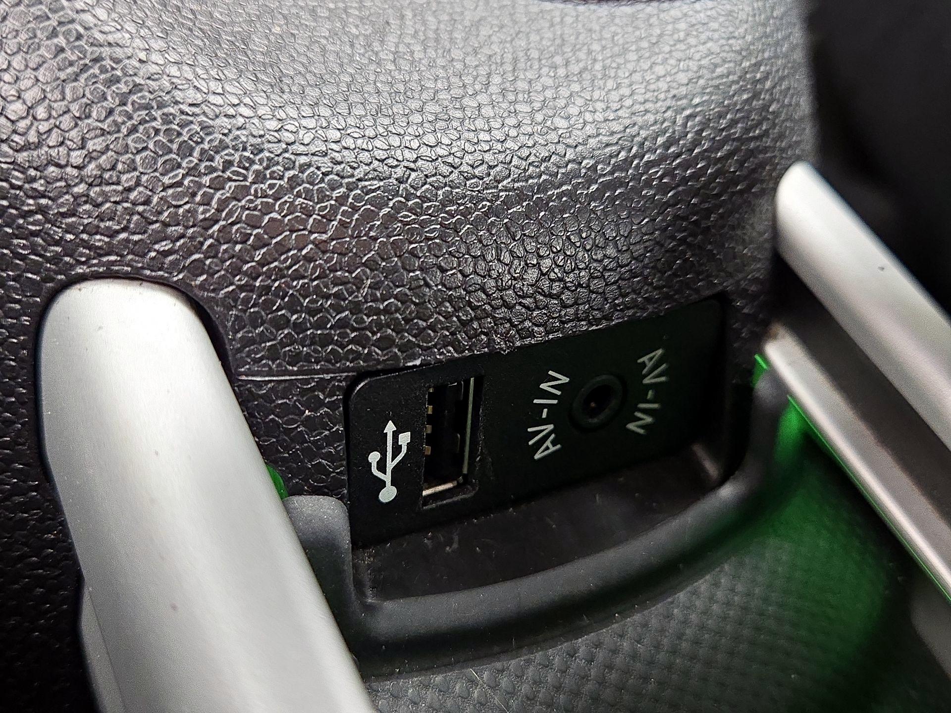 Thumbnail: 2015 MINI Cooper Countryman - 17