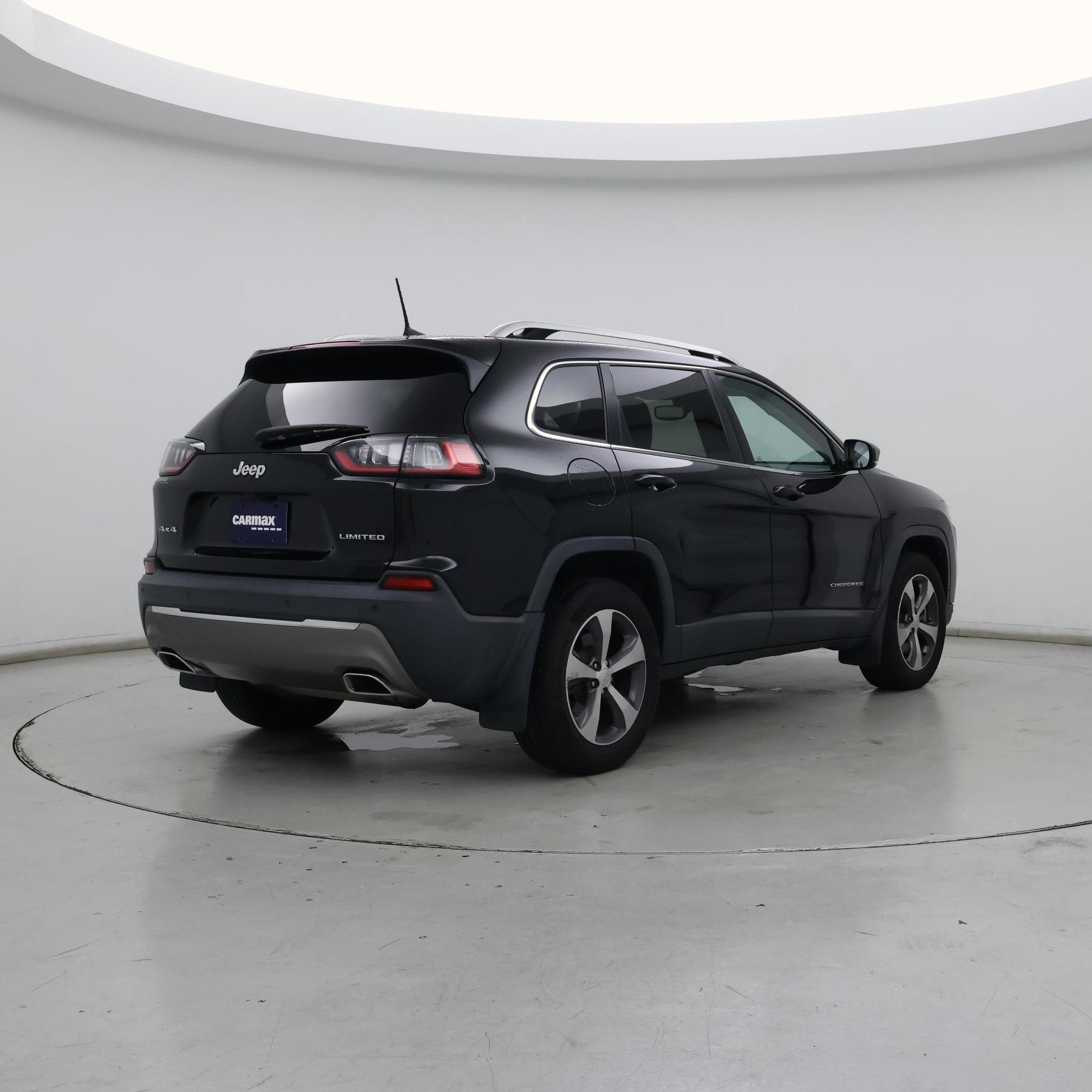 Thumbnail: 2019 Jeep Cherokee - 8