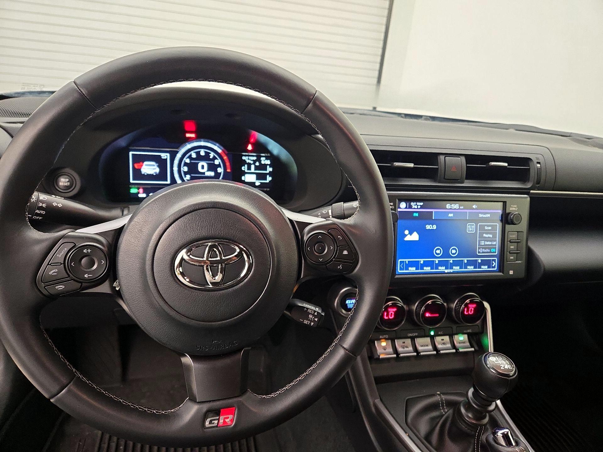 Thumbnail: 2025 Toyota GR86 - 10