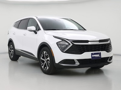 White 2023 Kia Sportage EX