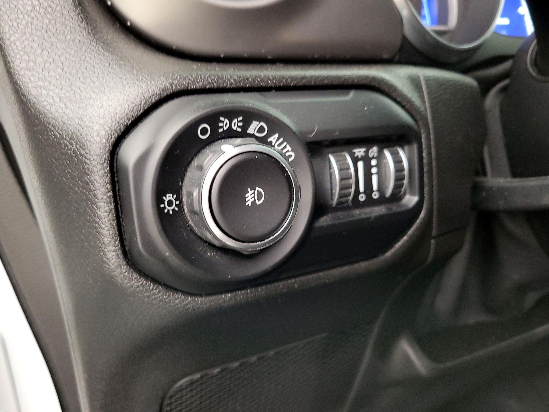 Thumbnail: 2019 Jeep Wrangler - 13