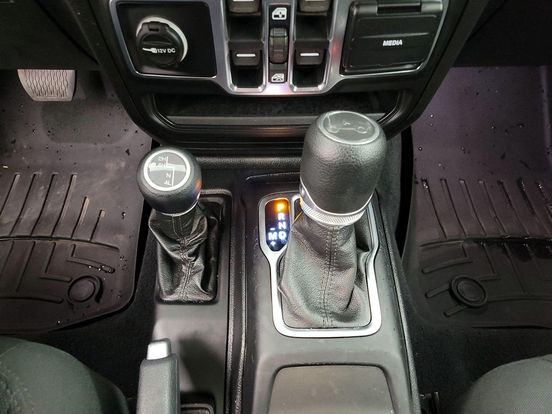 Thumbnail: 2019 Jeep Wrangler - 17