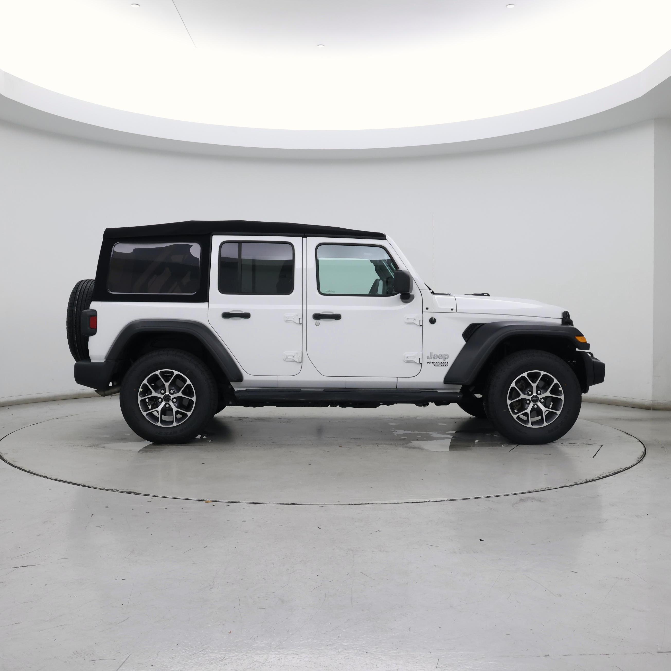 Thumbnail: 2019 Jeep Wrangler - 7