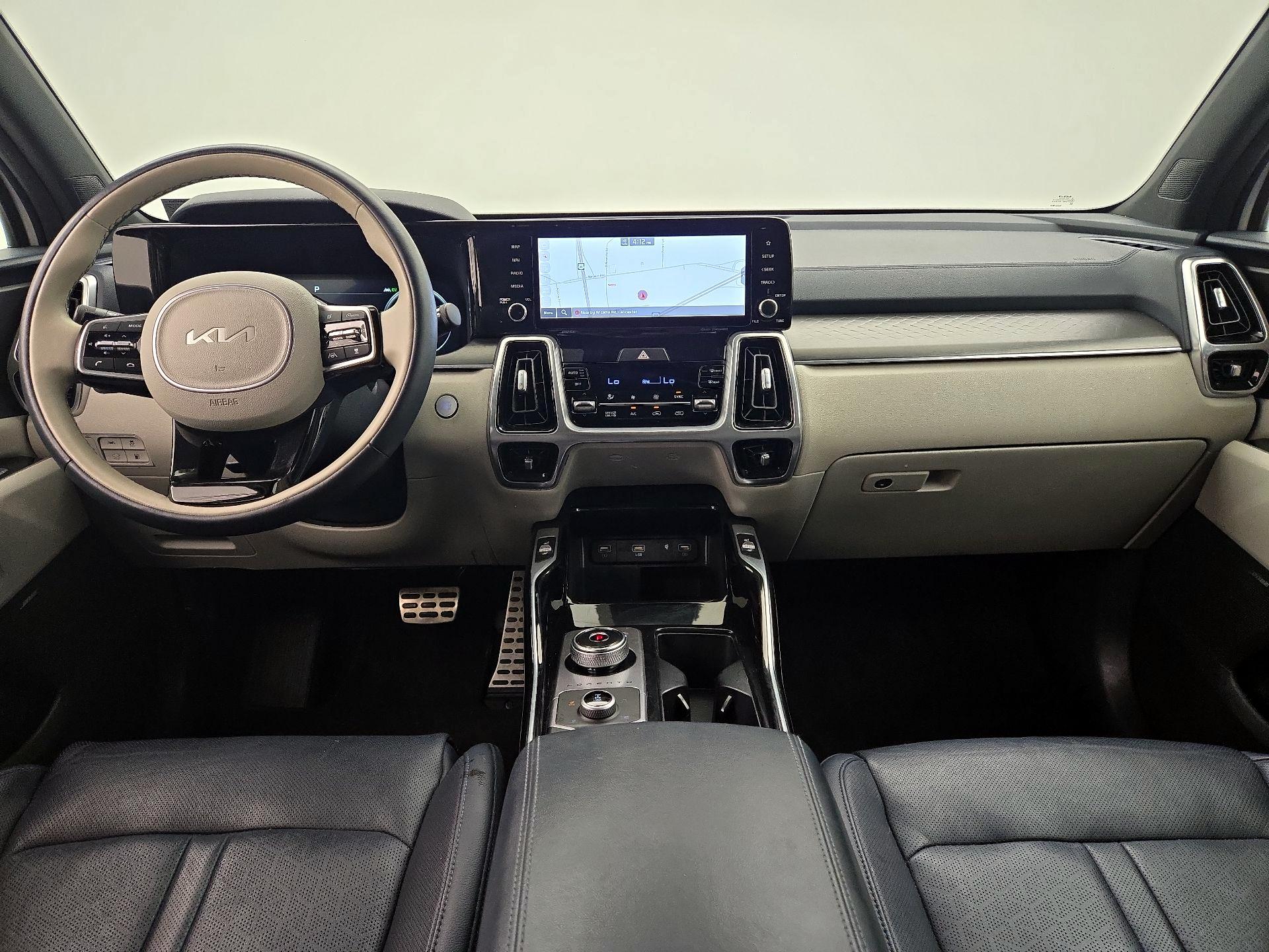 Thumbnail: 2023 Kia Sorento - 9
