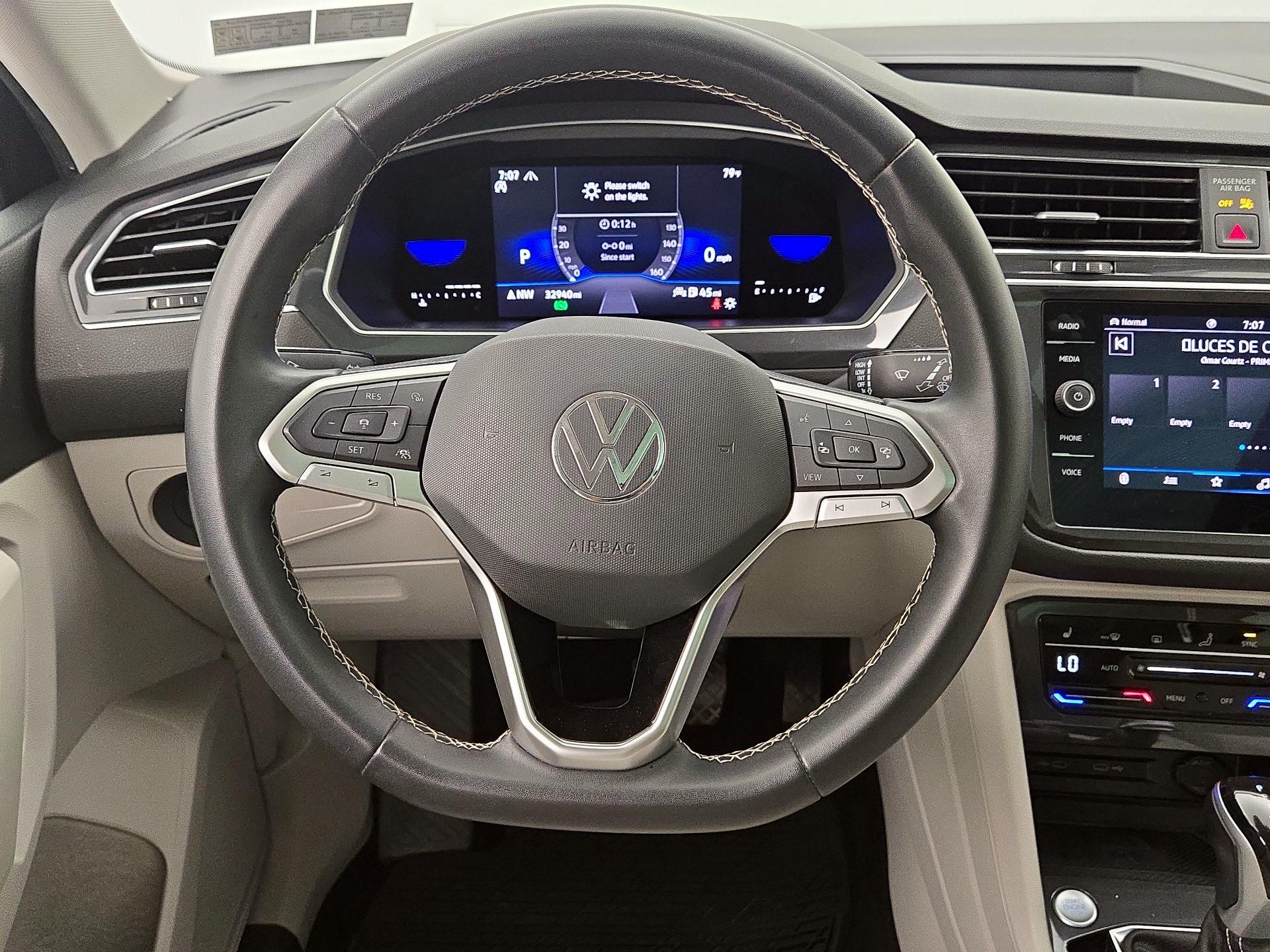 Thumbnail: 2022 Volkswagen Tiguan - 10