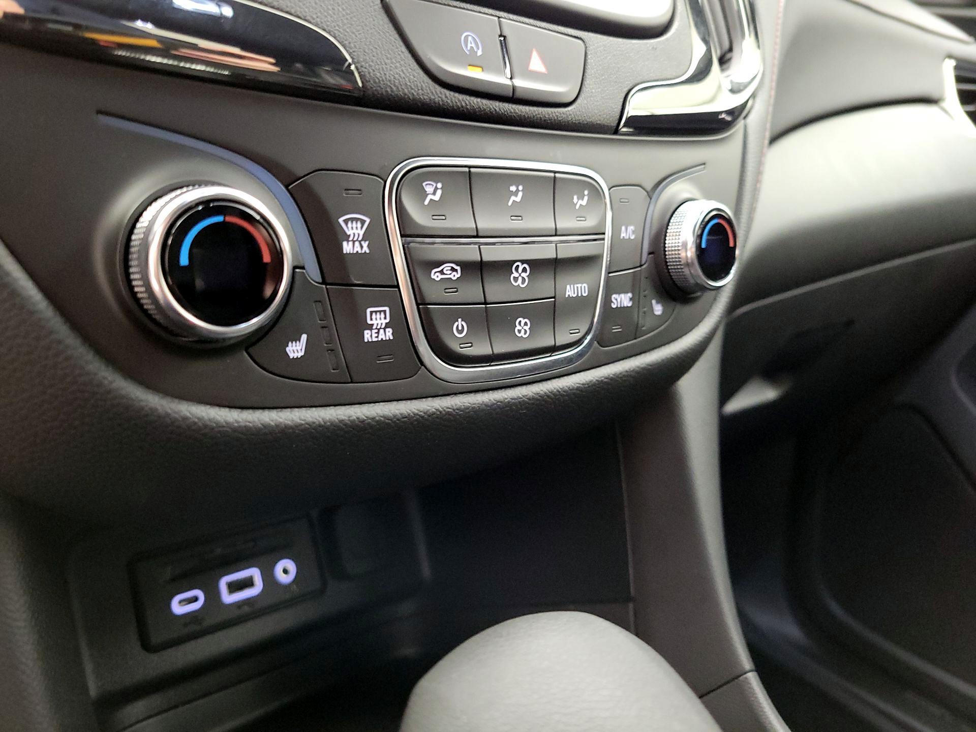 Thumbnail: 2022 Chevrolet Equinox - 17