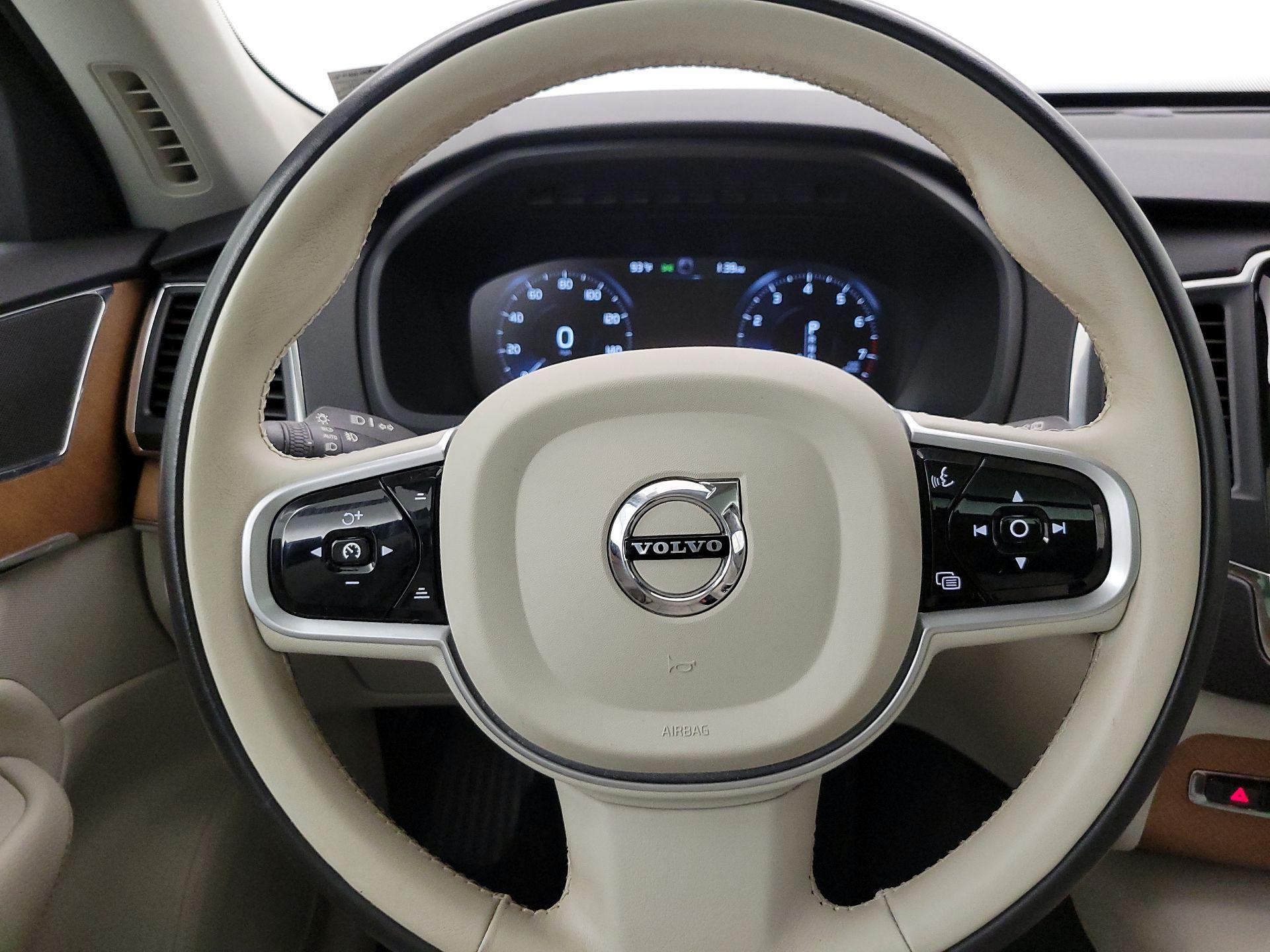 Thumbnail: 2021 Volvo XC90 - 10