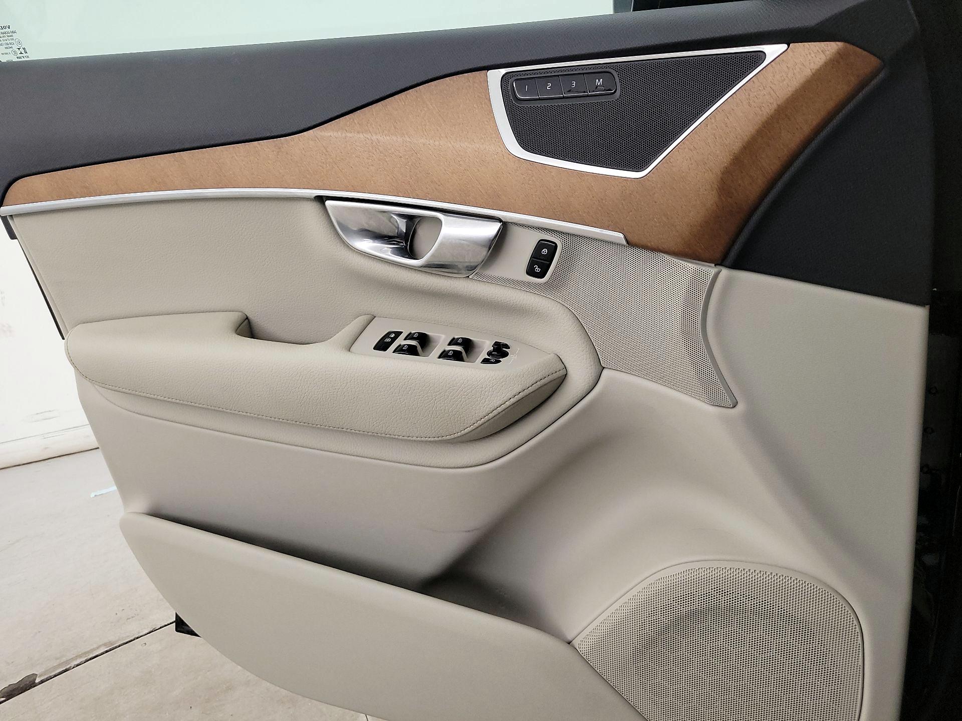 Thumbnail: 2021 Volvo XC90 - 12