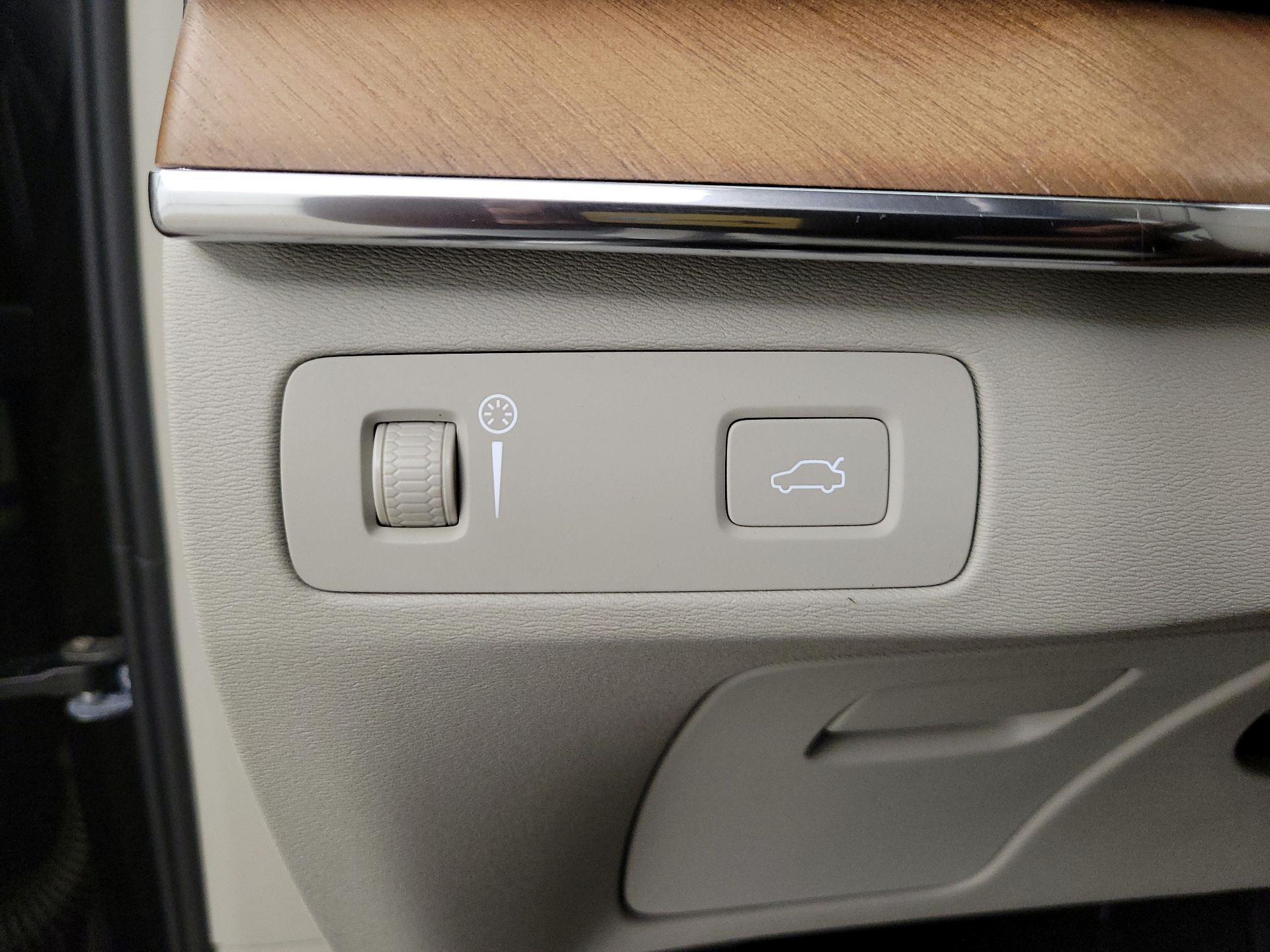 Thumbnail: 2021 Volvo XC90 - 13