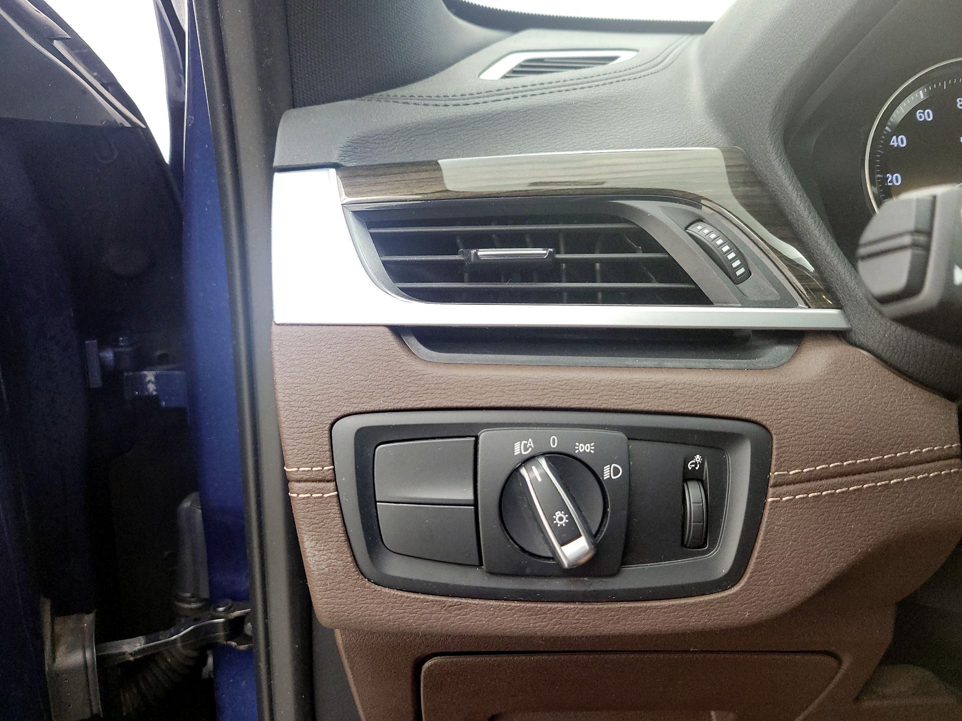 Thumbnail: 2022 BMW X1 - 13