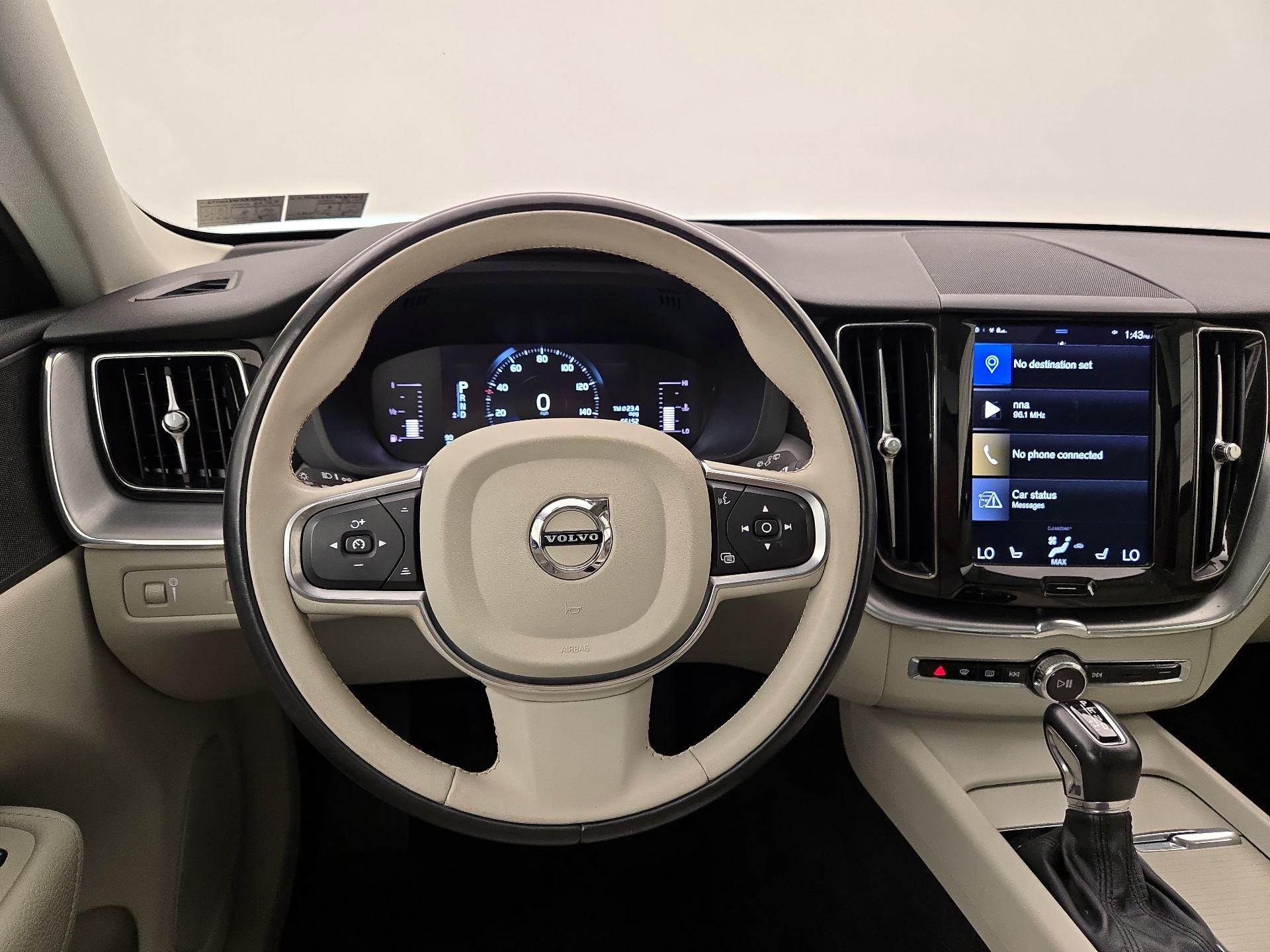 Thumbnail: 2019 Volvo XC60 - 10