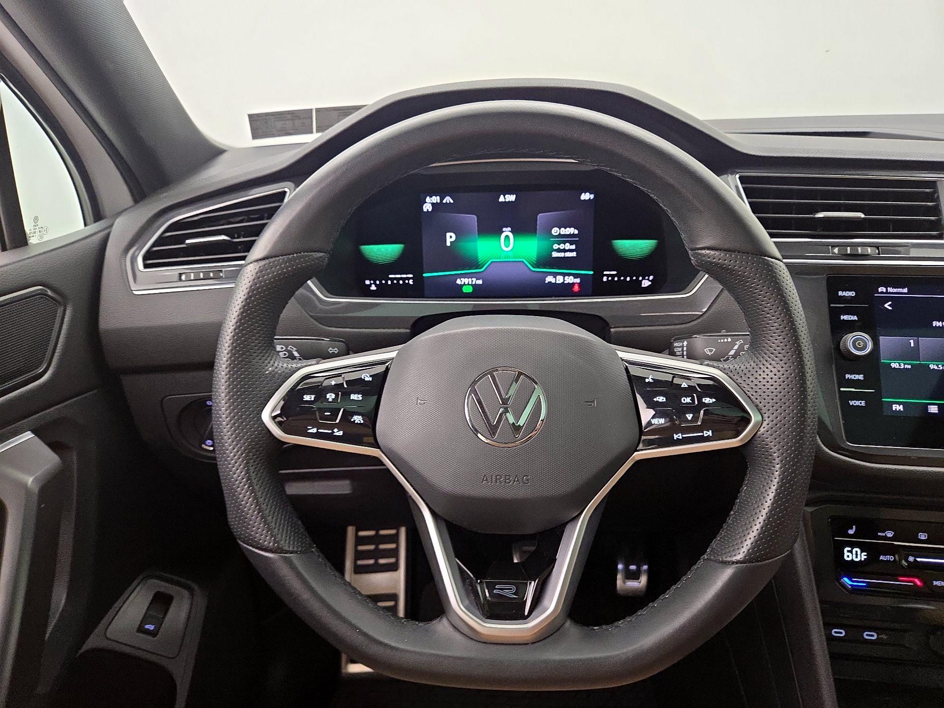 Thumbnail: 2022 Volkswagen Tiguan - 10