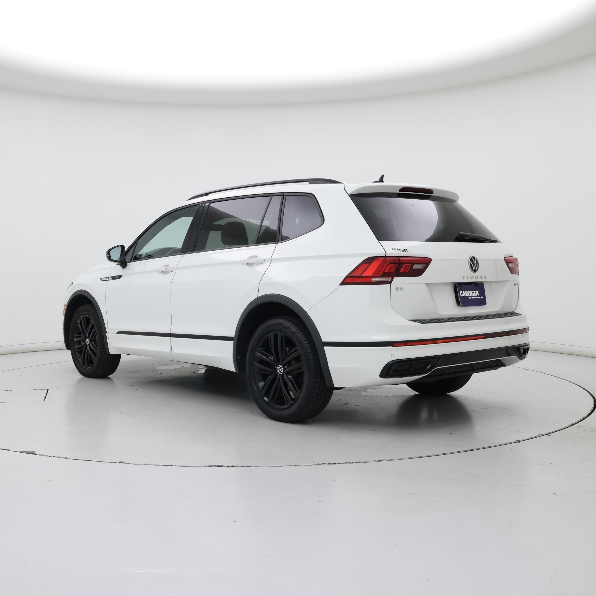 Thumbnail: 2022 Volkswagen Tiguan - 2