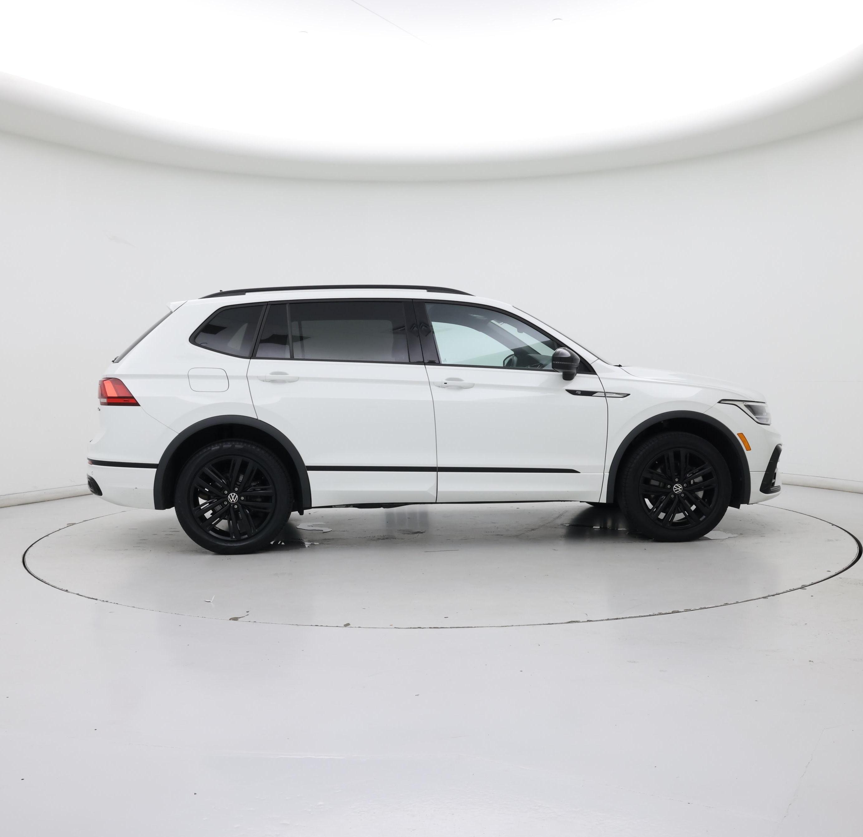 Thumbnail: 2022 Volkswagen Tiguan - 7