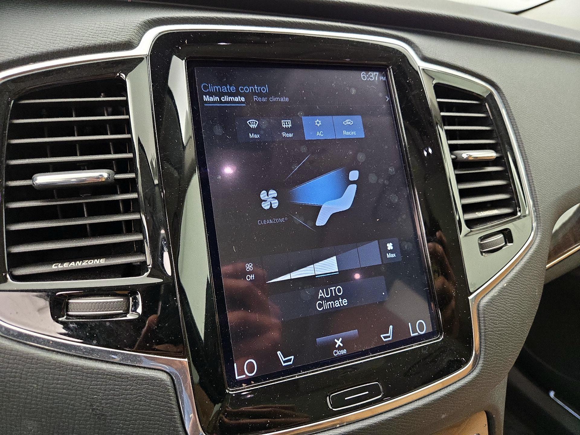 Thumbnail: 2016 Volvo XC90 - 17
