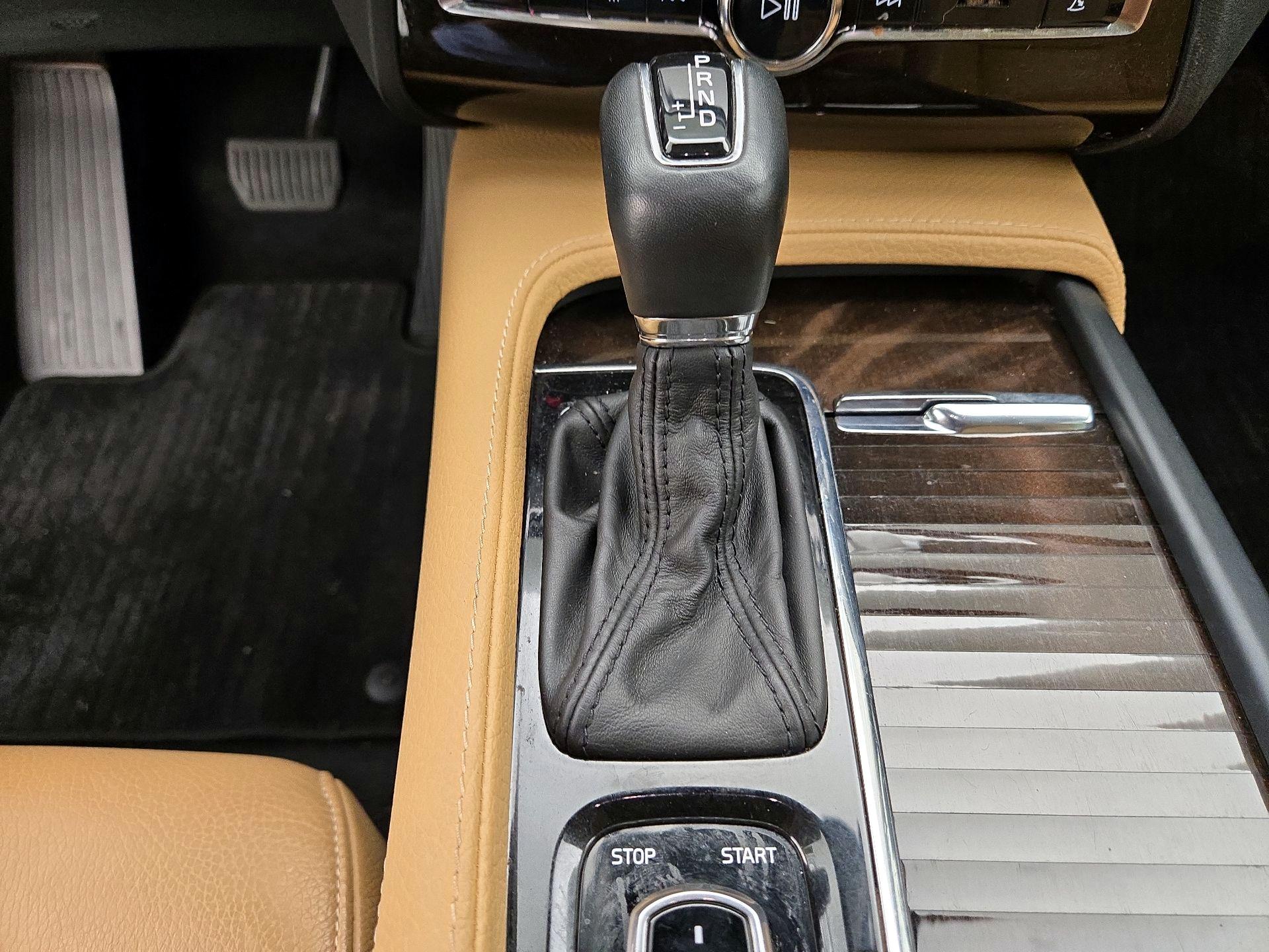 Thumbnail: 2016 Volvo XC90 - 18