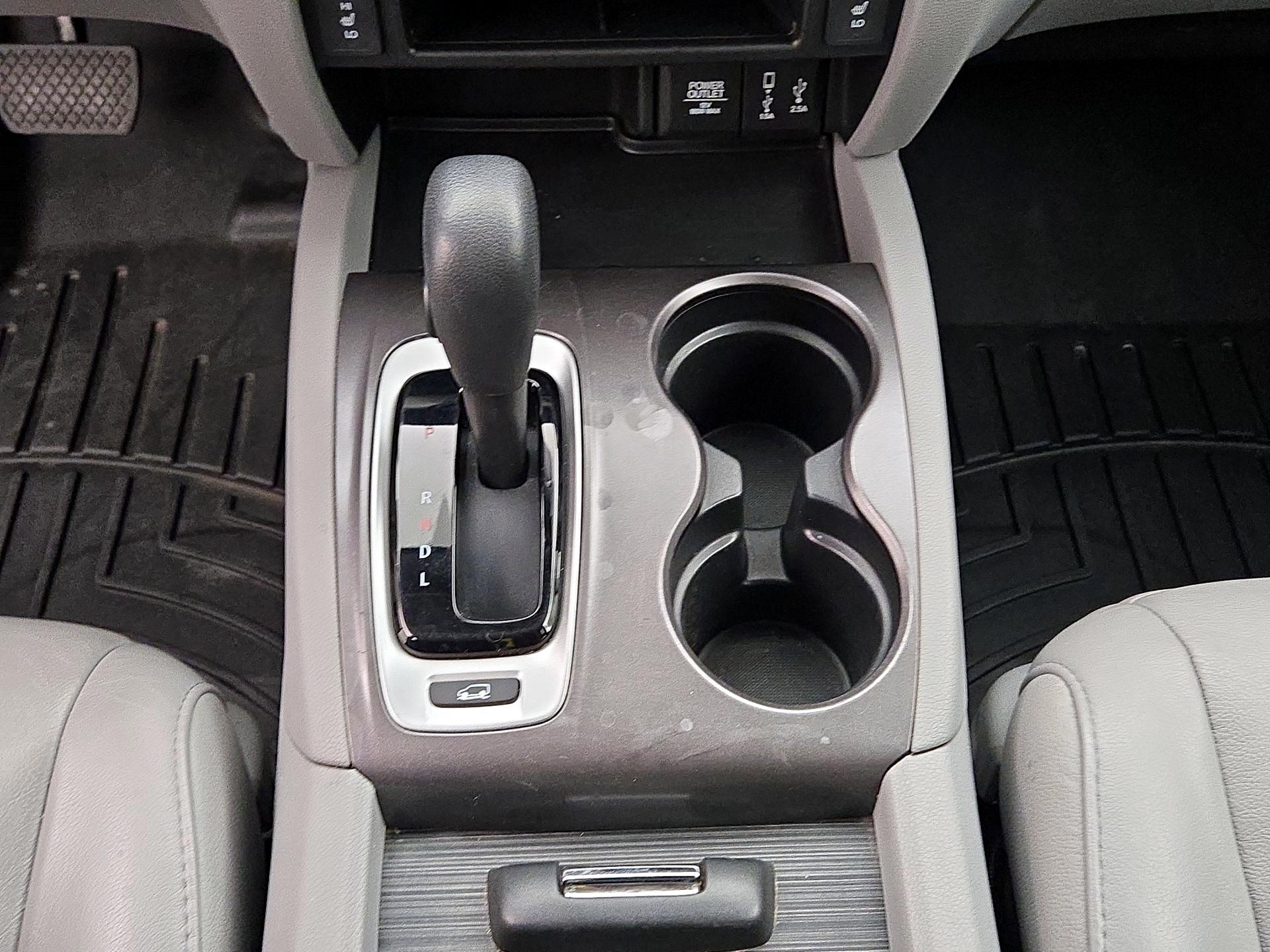 Thumbnail: 2017 Honda Pilot - 17