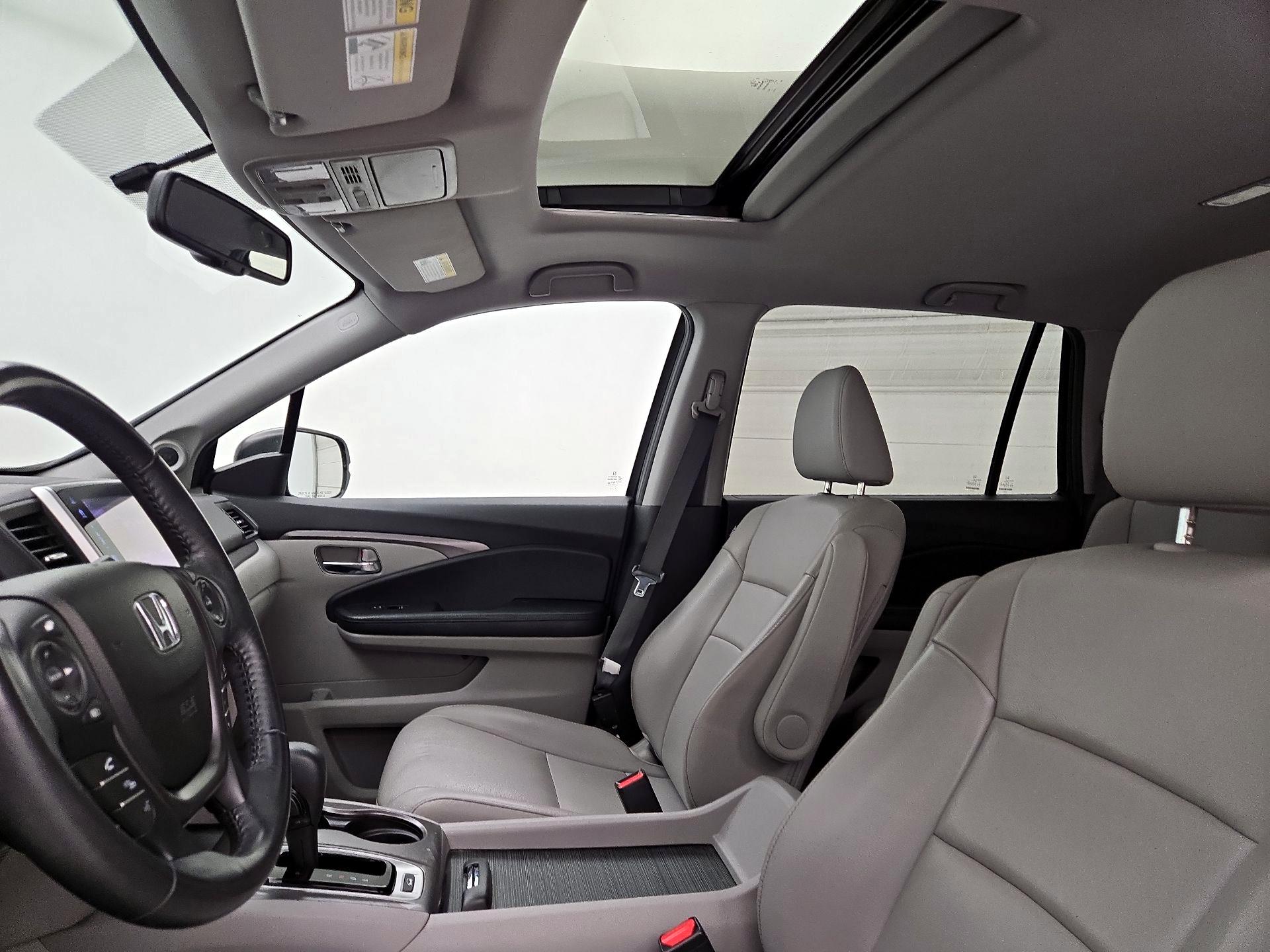 Thumbnail: 2017 Honda Pilot - 19