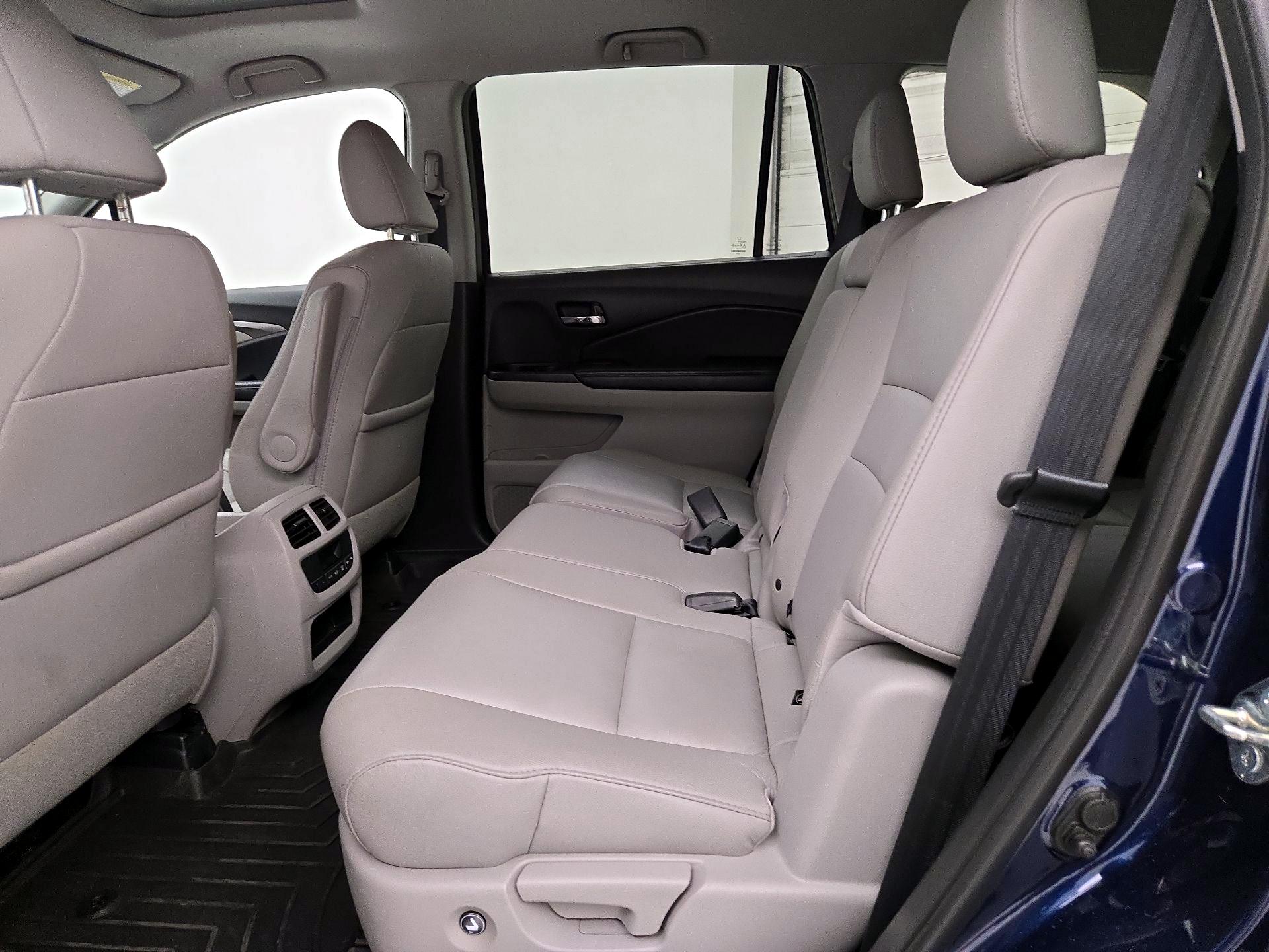 Thumbnail: 2017 Honda Pilot - 20