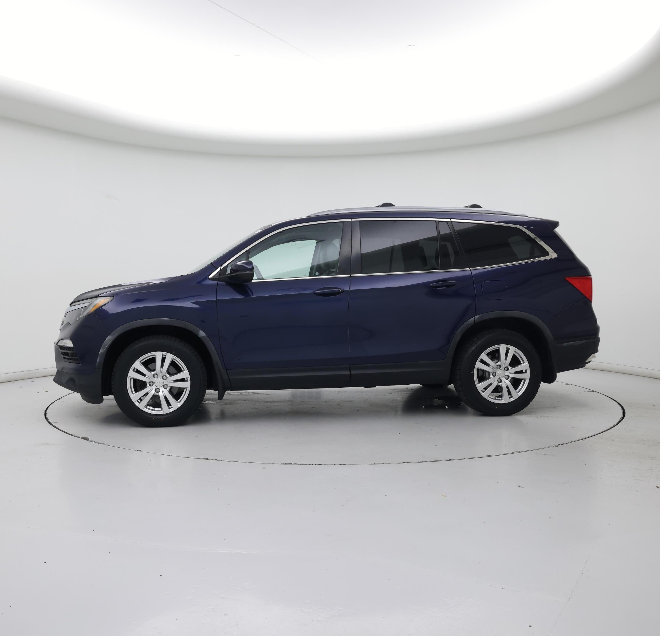 Thumbnail: 2017 Honda Pilot - 3
