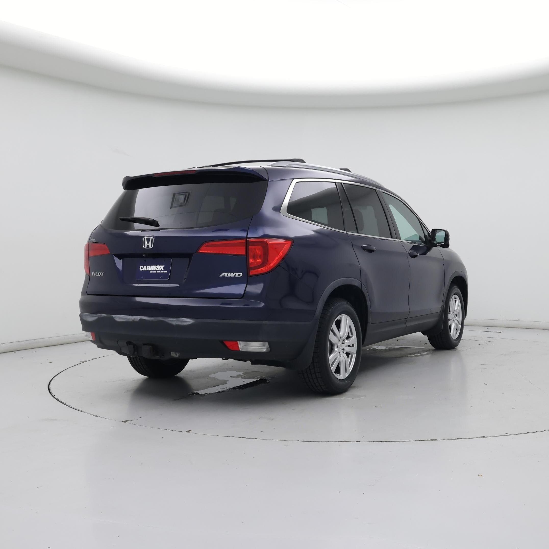 Thumbnail: 2017 Honda Pilot - 8