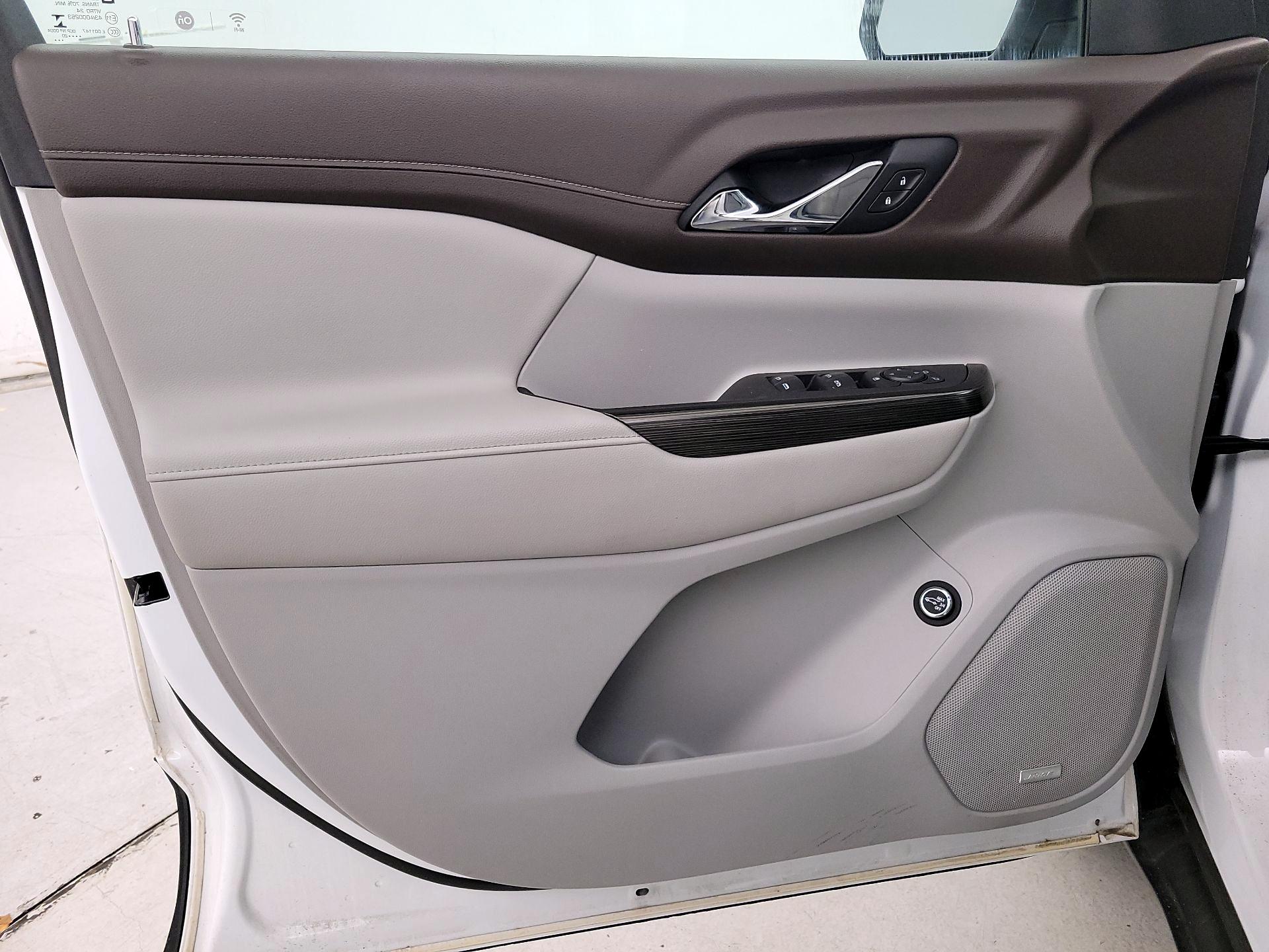 Thumbnail: 2020 GMC Acadia - 12