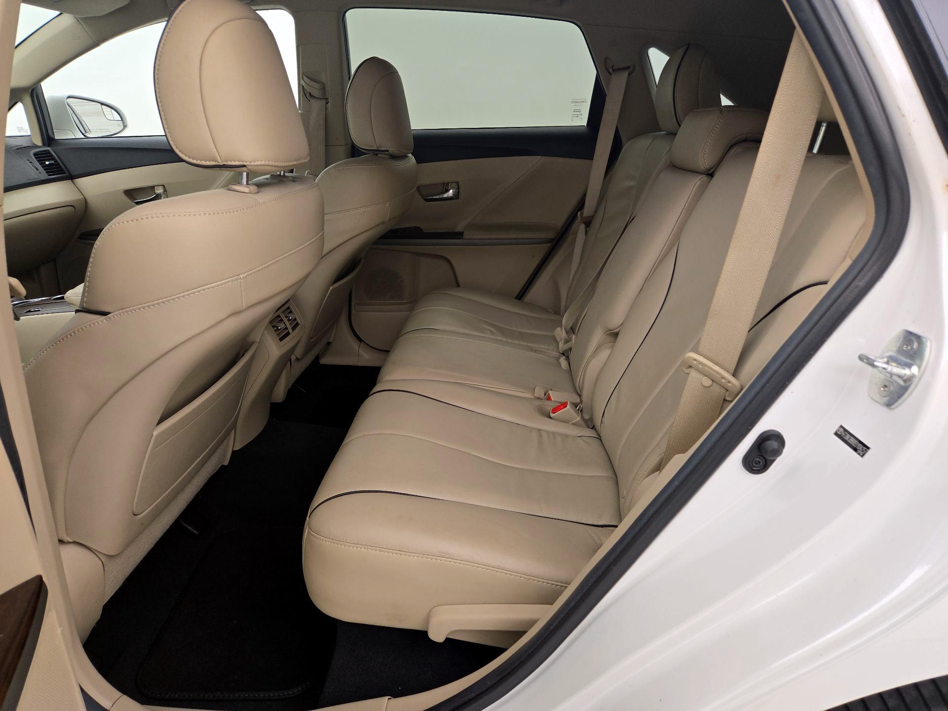 Thumbnail: 2014 Toyota Venza - 18