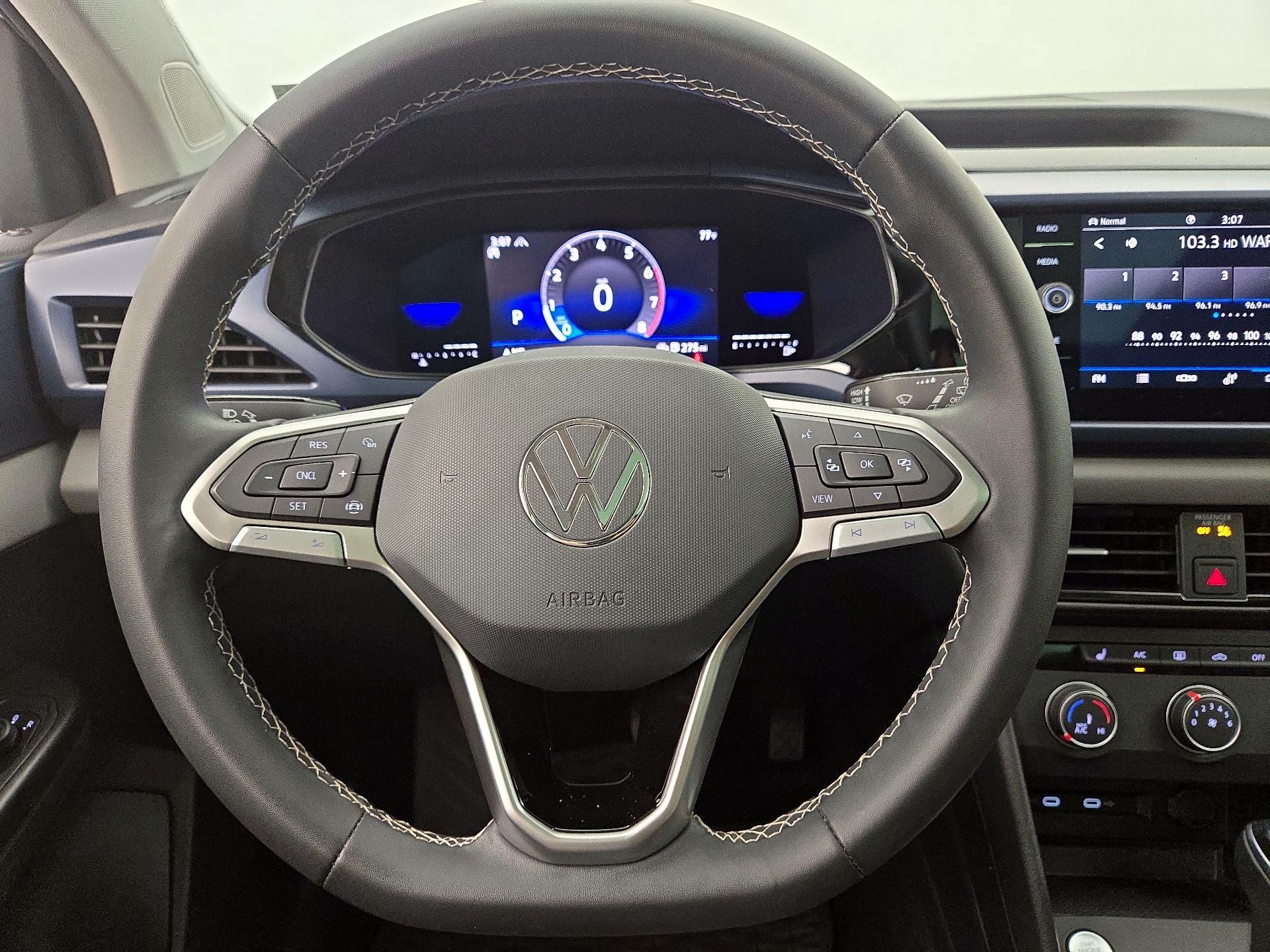 Thumbnail: 2022 Volkswagen Taos - 10