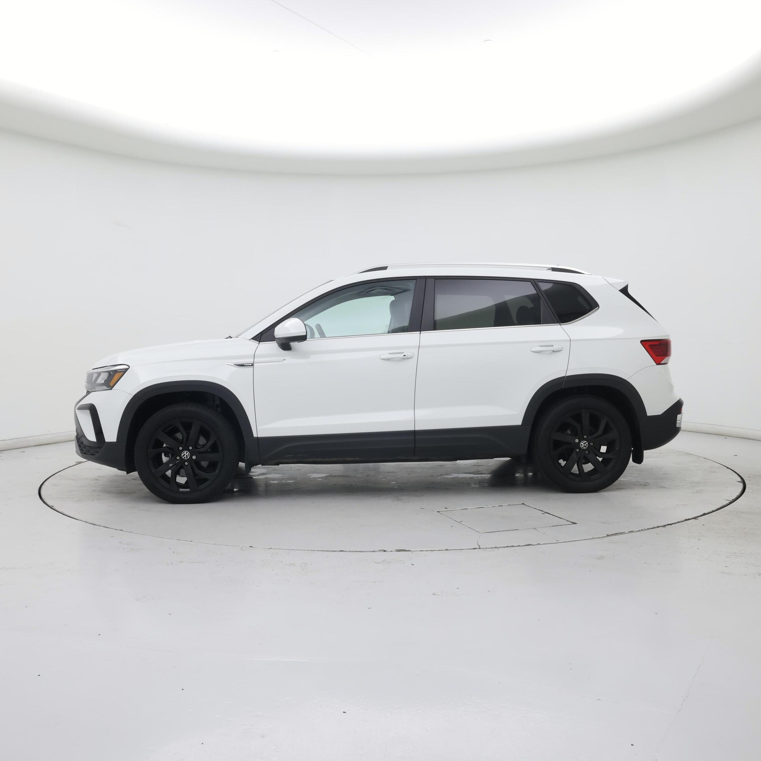 Thumbnail: 2022 Volkswagen Taos - 3