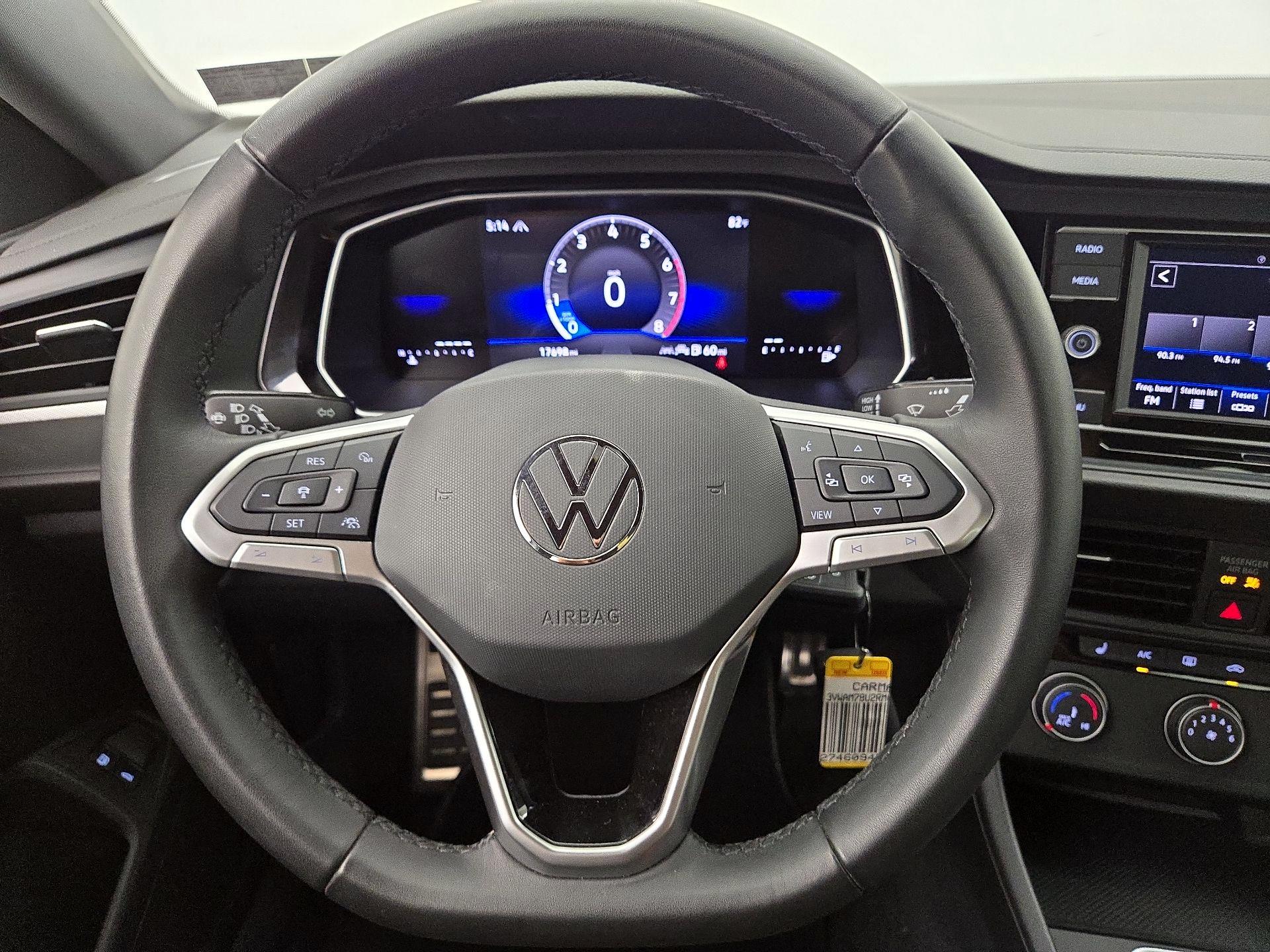 Thumbnail: 2024 Volkswagen Jetta - 10