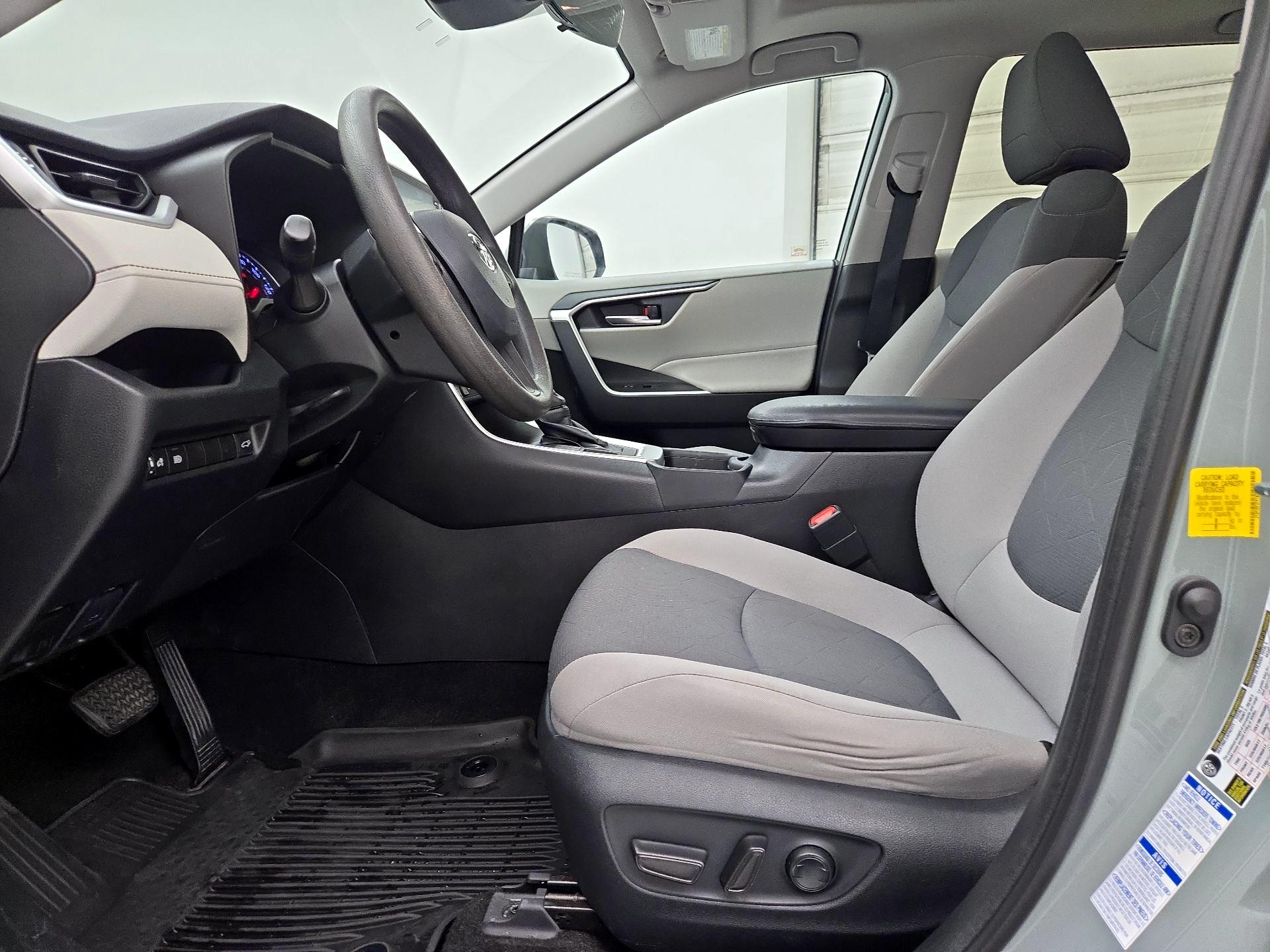 Thumbnail: 2019 Toyota RAV4 - 11