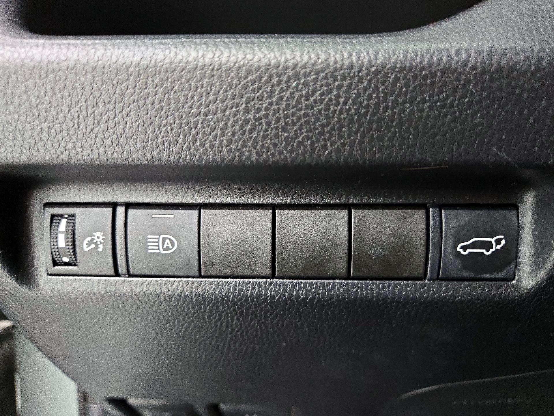 Thumbnail: 2019 Toyota RAV4 - 13