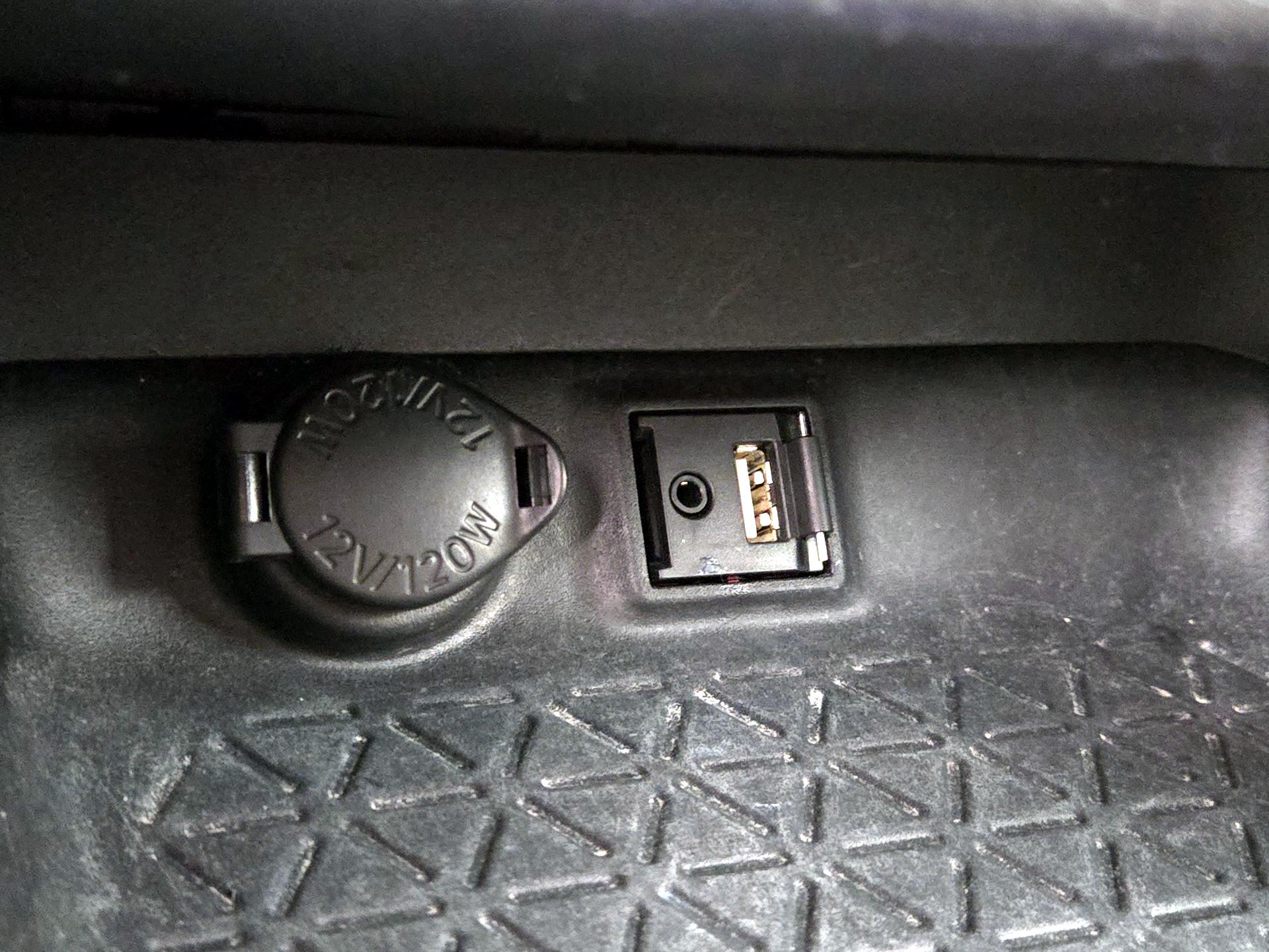 Thumbnail: 2019 Toyota RAV4 - 18