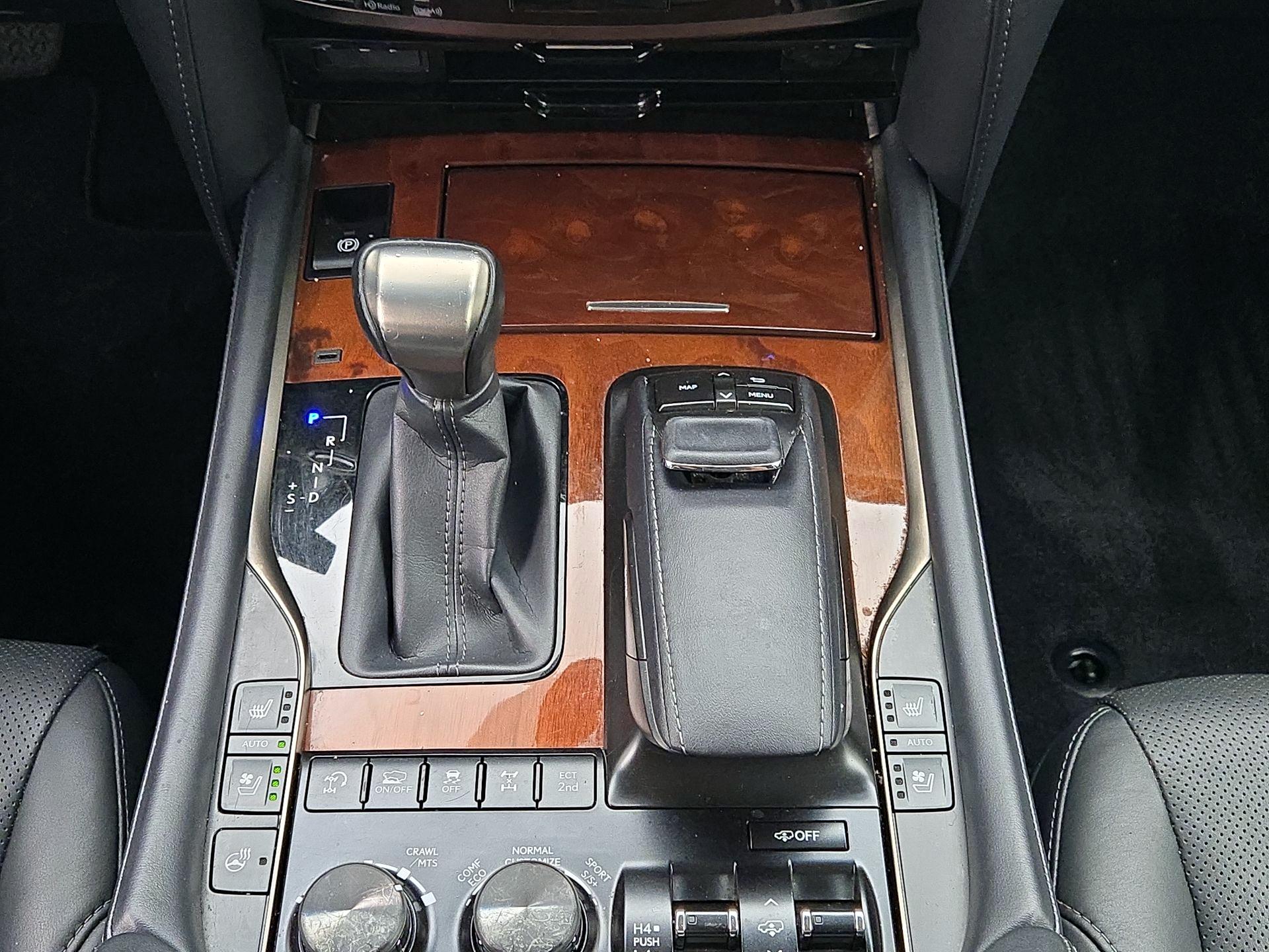 Thumbnail: 2020 Lexus LX - 18