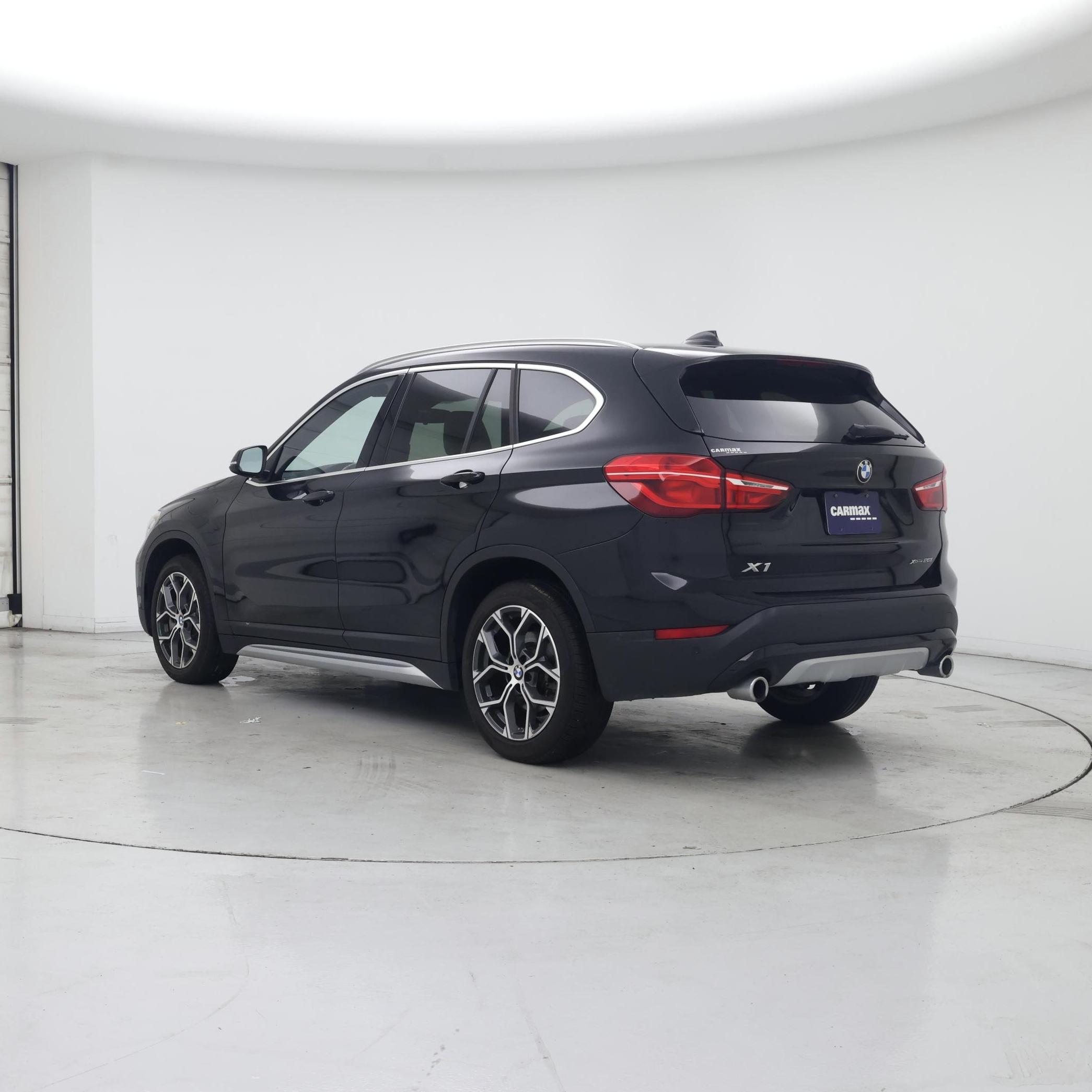 Thumbnail: 2021 BMW X1 - 2